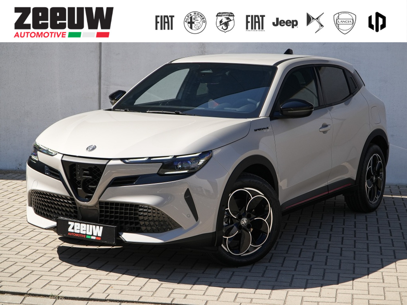 Alfa Romeo Alfa Romeo Junior Elettrica Speciale 54 kWh | Techno Pack | Warmtepomp | 18" 2026 - voorkant