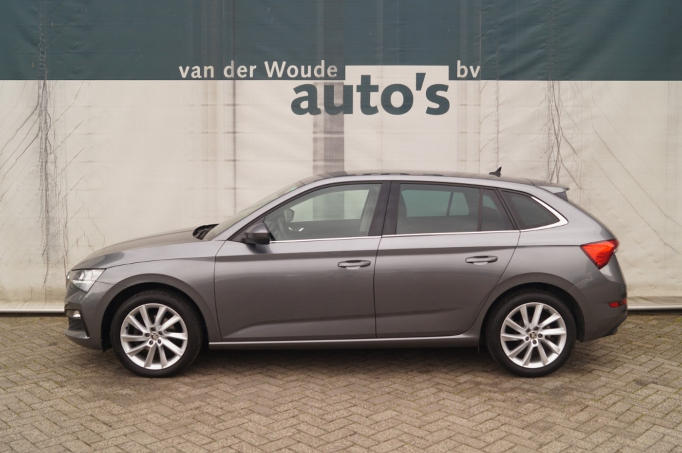 Skoda Scala 1.0 TSI 110pk Business Edition Clever -NAVI-ECC-CAM-ACC- 2023 - voorkant