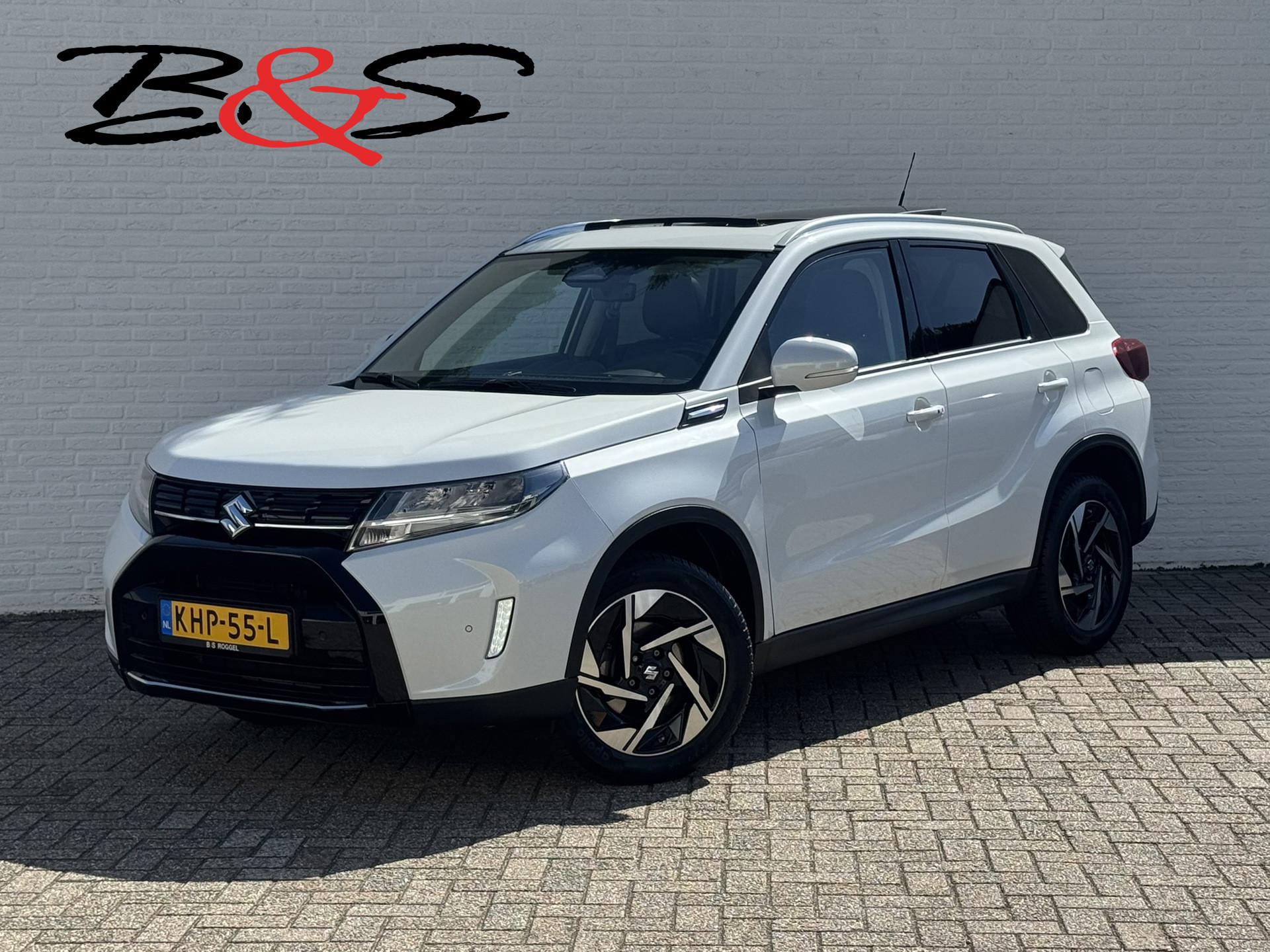Suzuki Vitara 1.5 Hybrid Style Automaat Carplay Panorama Camera Adaptieve cruise All season 2025 - voorkant