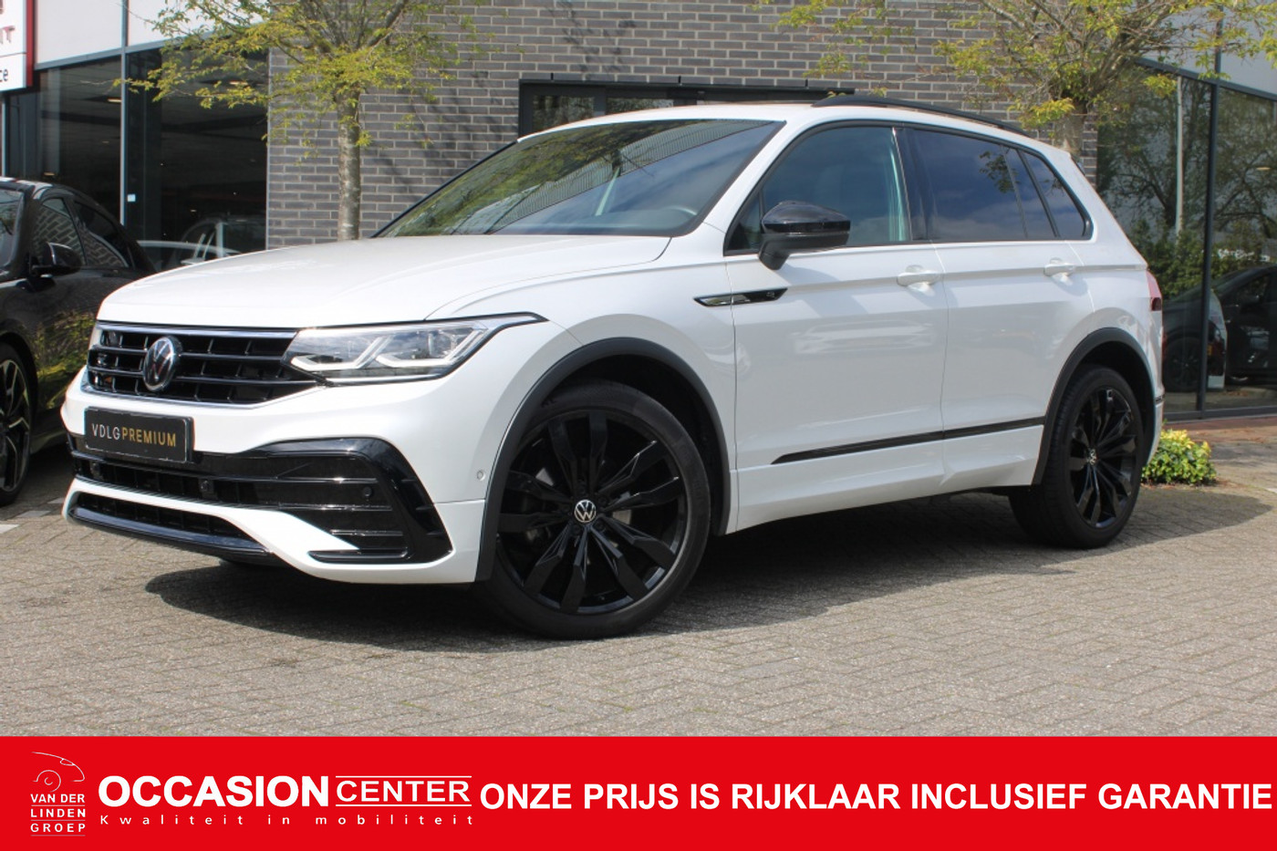 Volkswagen Tiguan 1.5 TSI R-Line Black Style Pano/Virtual/Leer/20"/Safety "RIJKLAA 2022 - voorkant