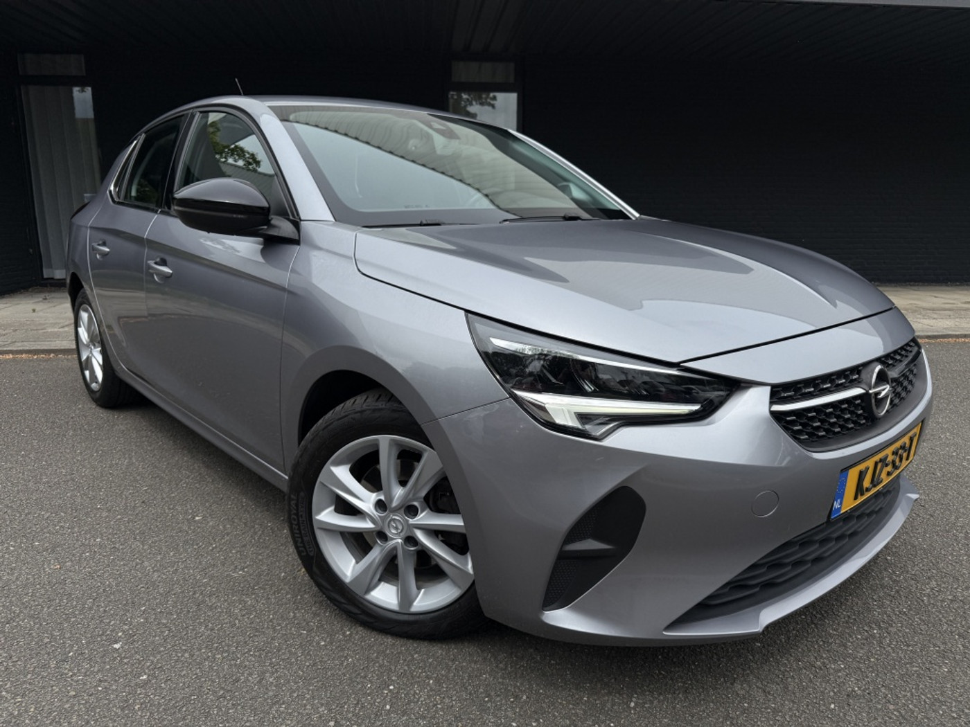 Opel Corsa 1.2 Elegance 2021 - voorkant
