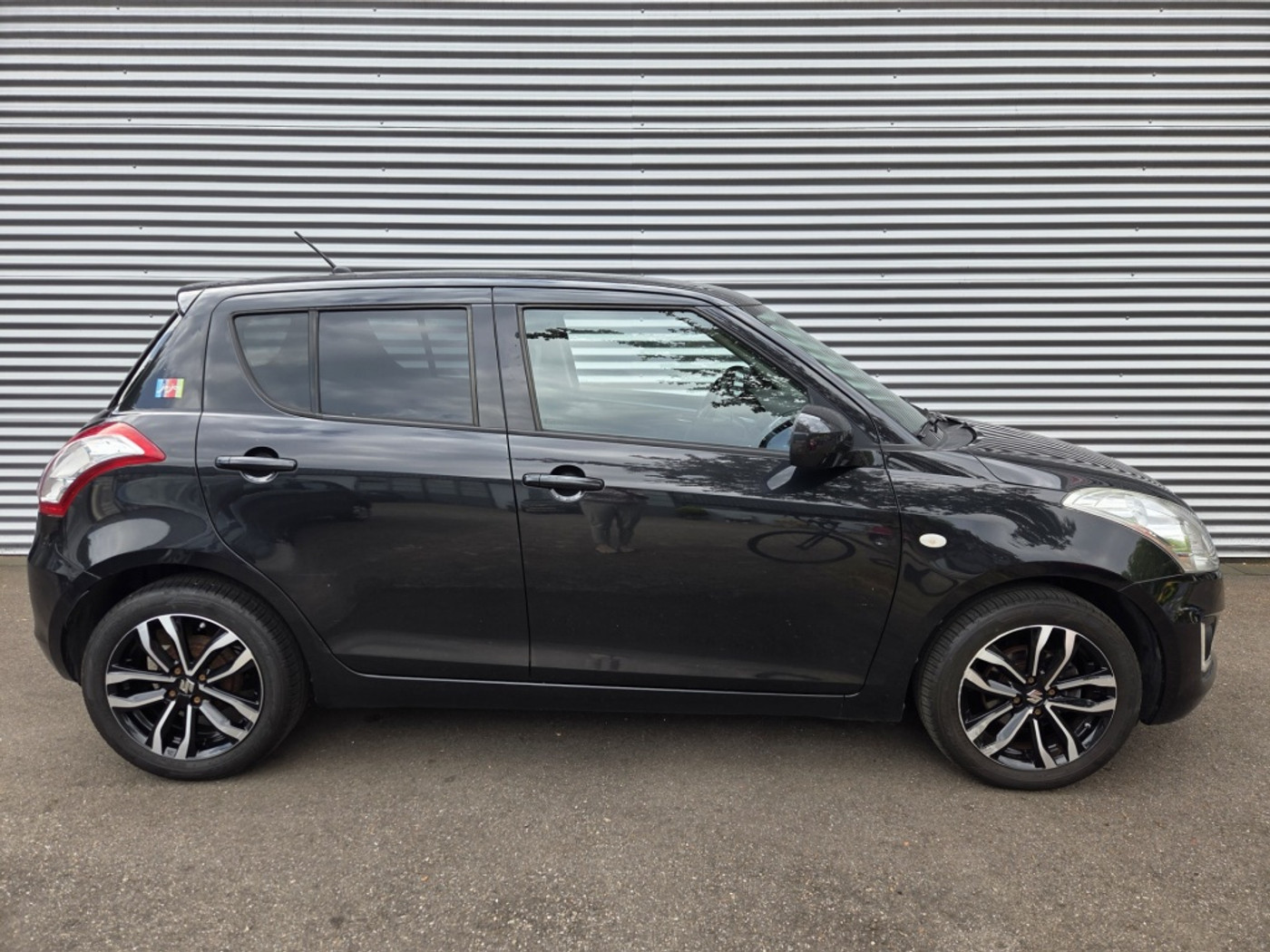Suzuki Swift 1.2 Bandit EASSS 2016 - voorkant