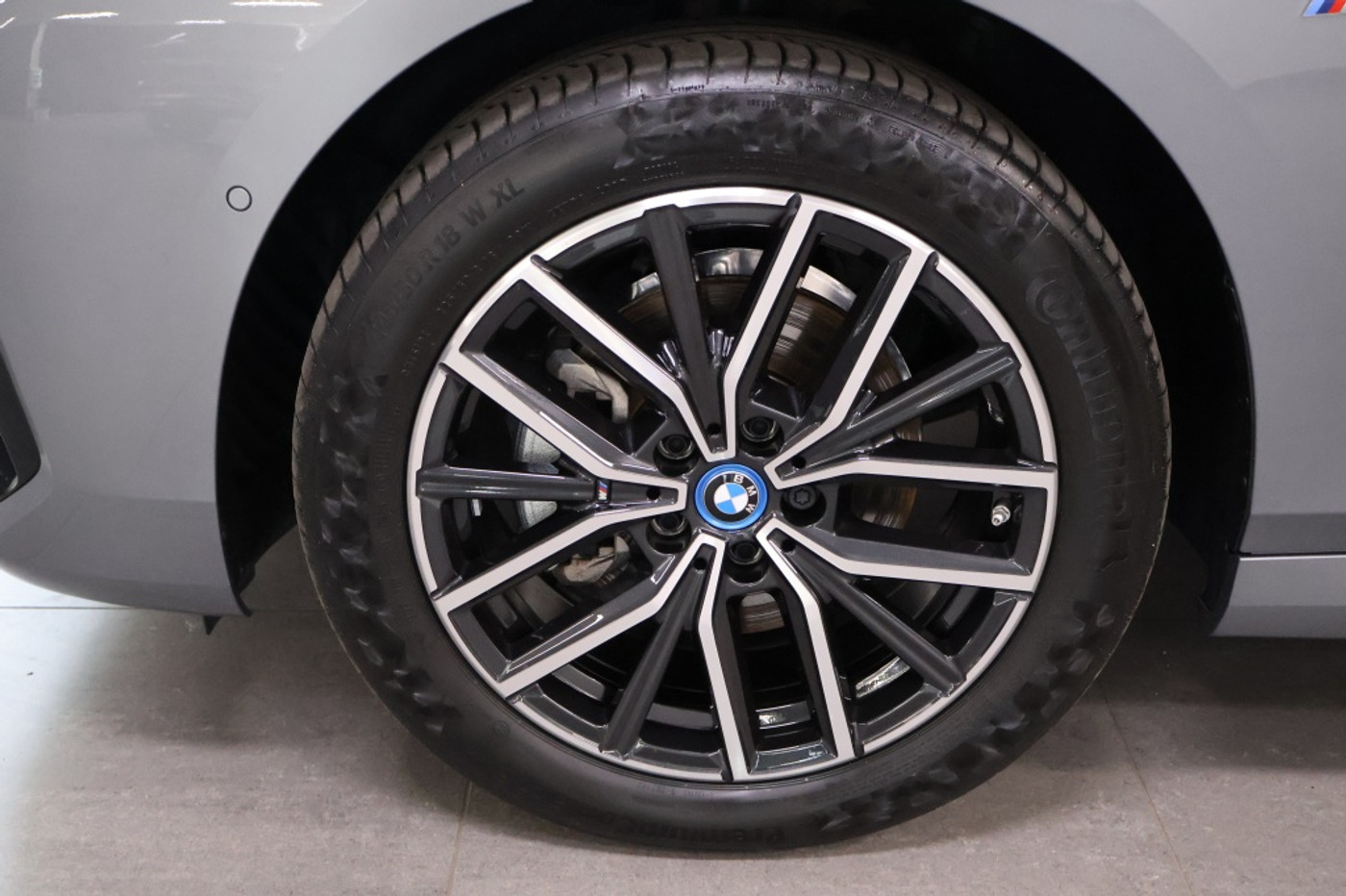 Foto van BMW 225e xDrive Active Tourer