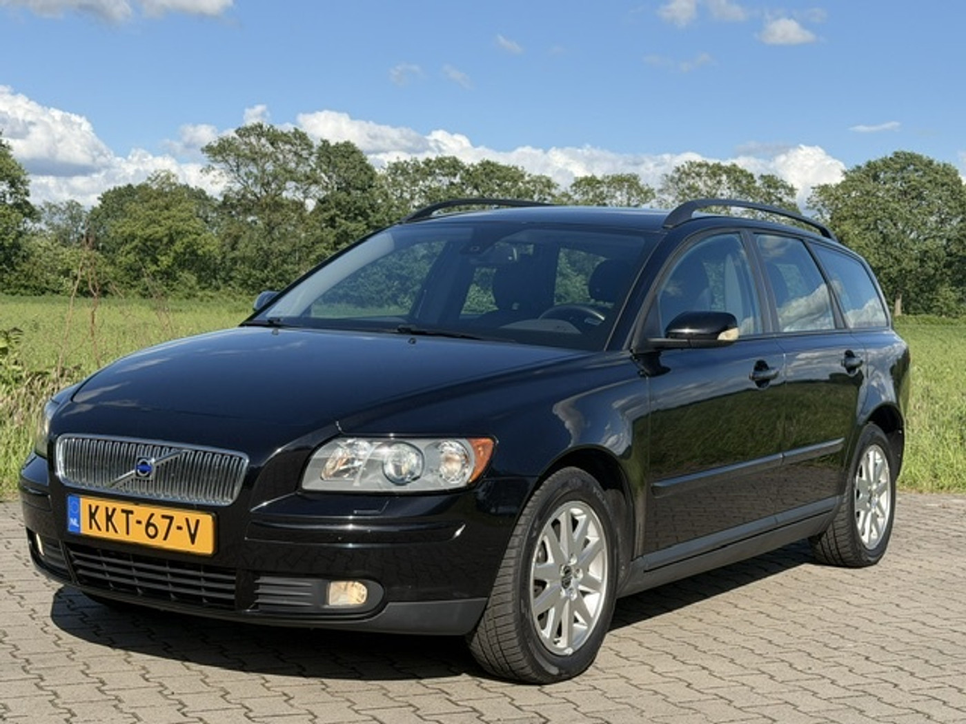 Volvo V50 2.5 T5 SUMMUM 1e EIG 267DKM XENON MEMORY ZW MET 2006 - voorkant