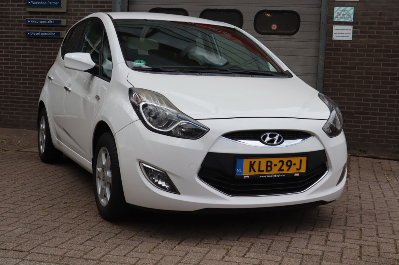 Hyundai Ix20 1.4i i-Drive 2014 - voorkant