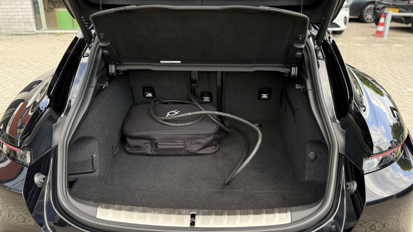 Foto van Porsche Taycan 4s