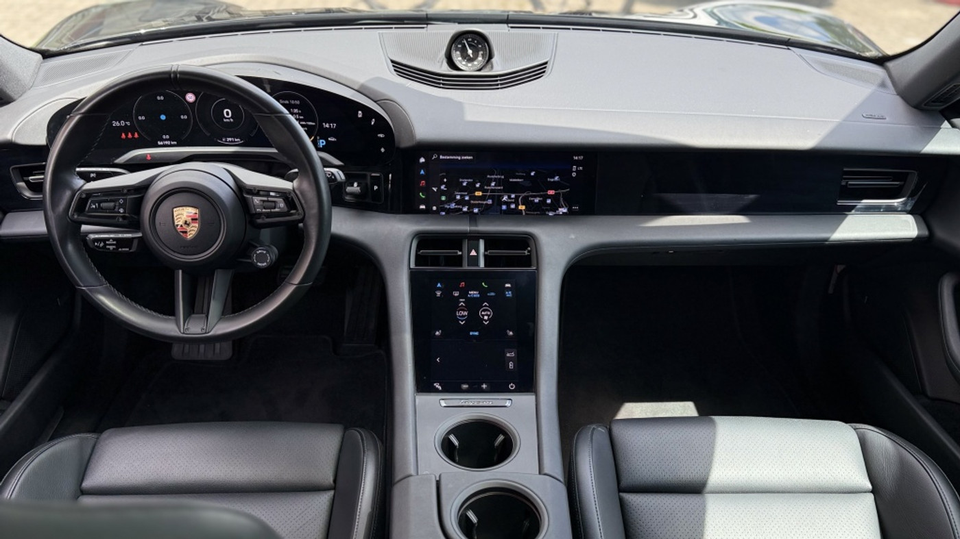 Foto van Porsche Taycan 4s
