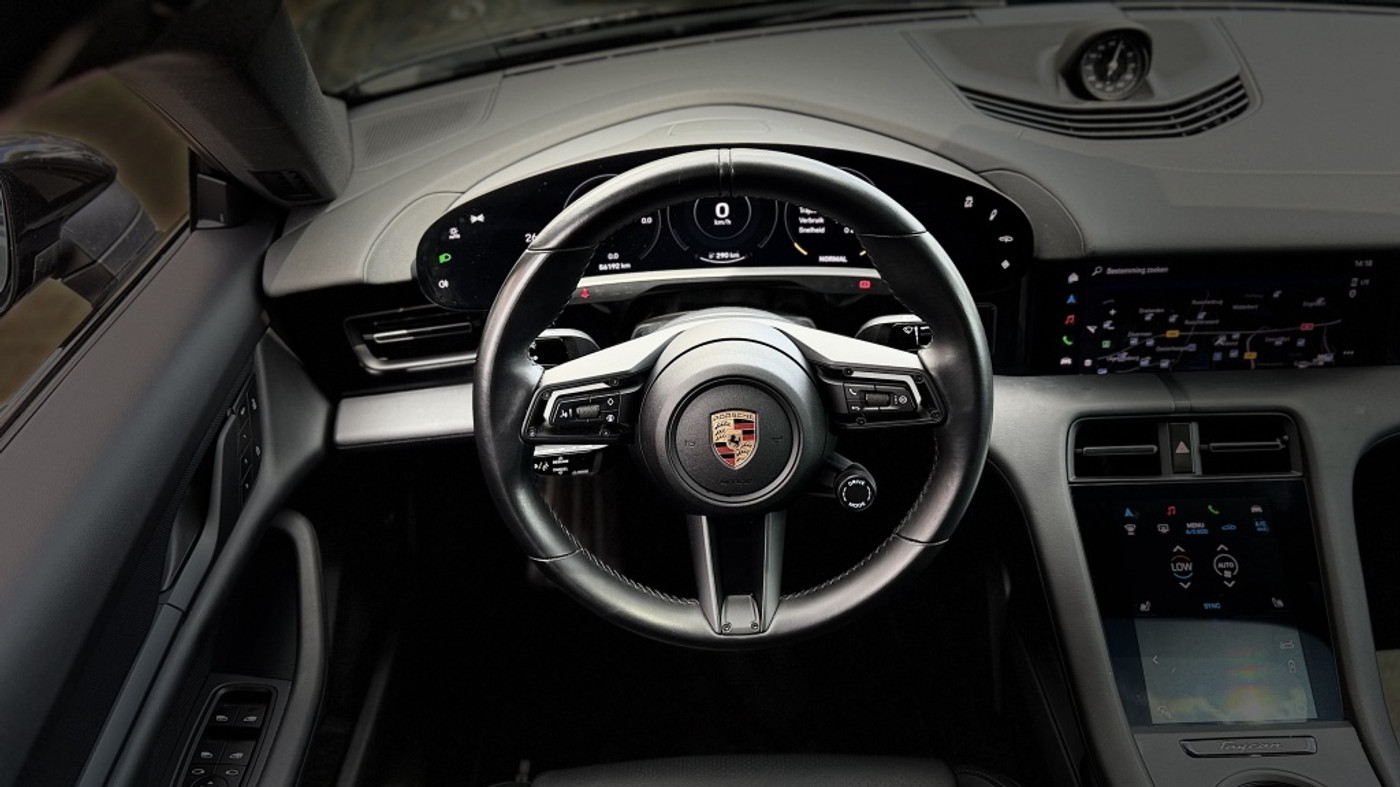 Foto van Porsche Taycan 4s