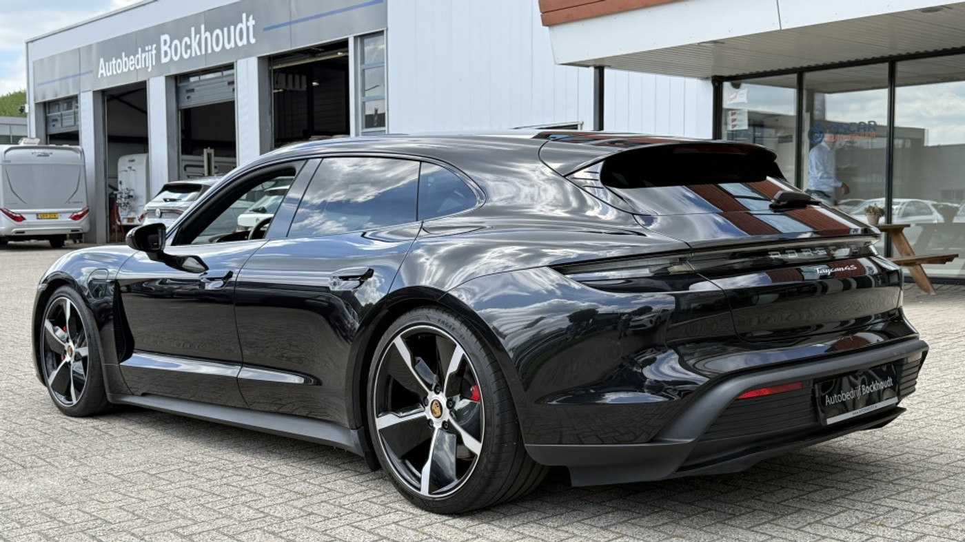 Foto van Porsche Taycan 4s
