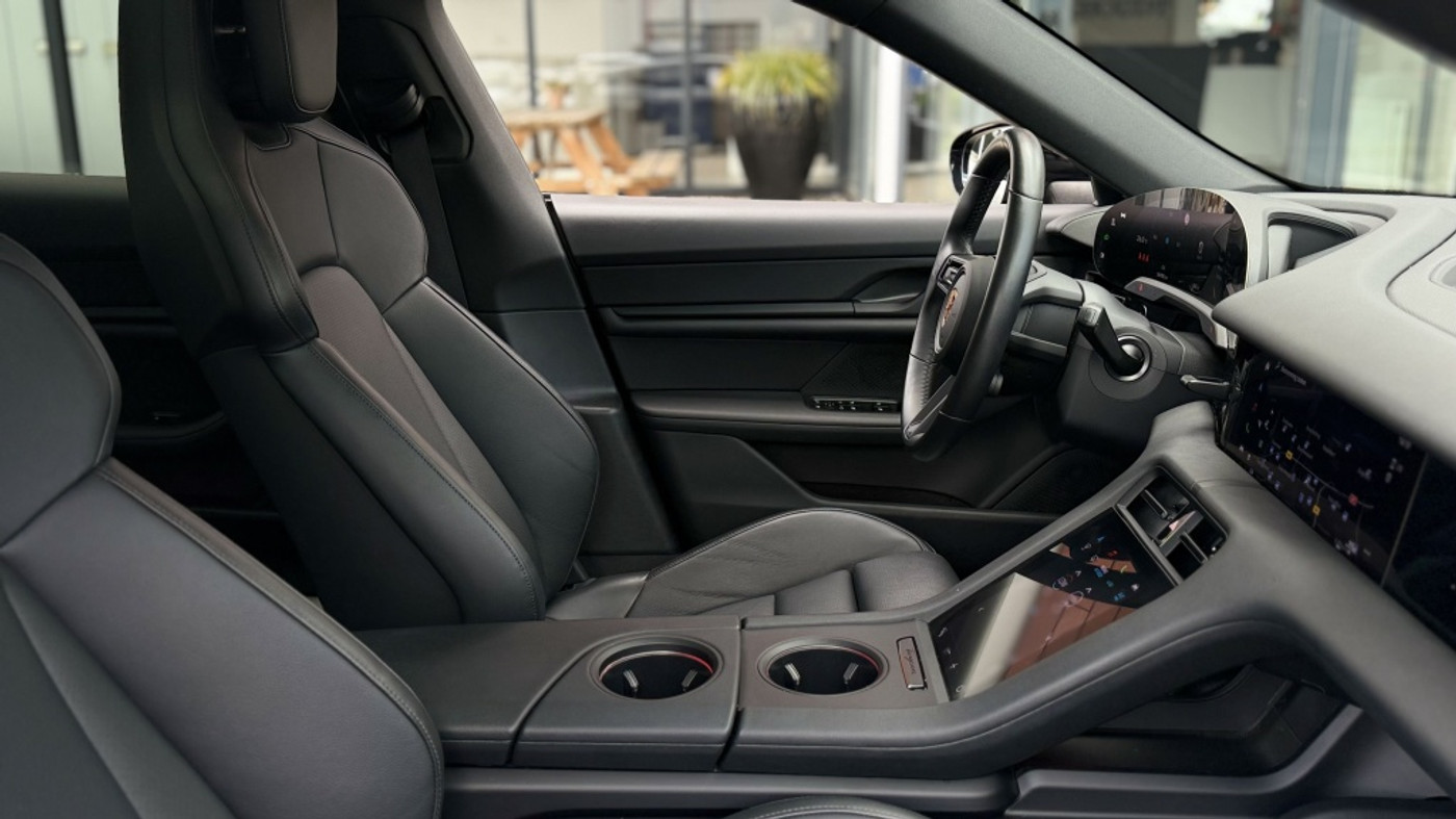 Foto van Porsche Taycan 4s