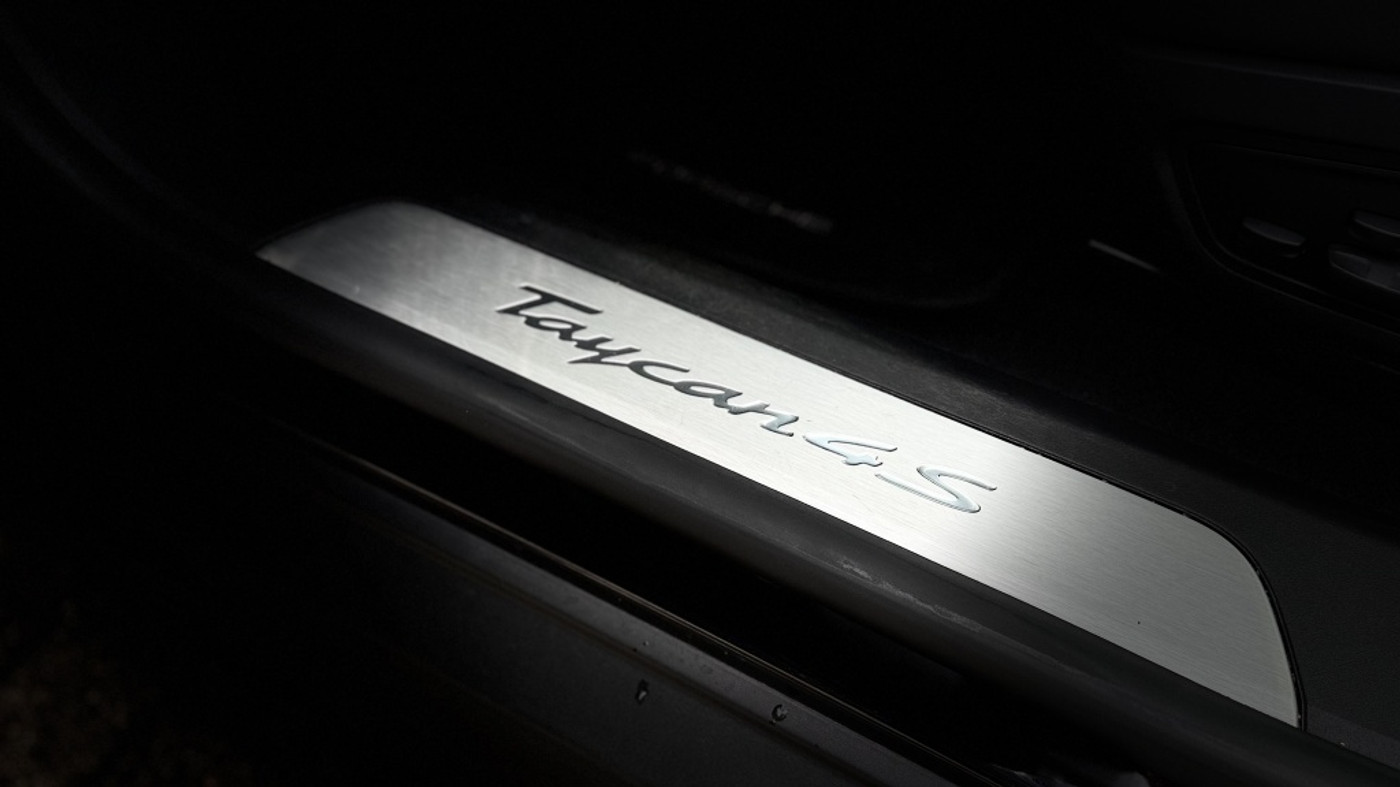 Foto van Porsche Taycan 4s