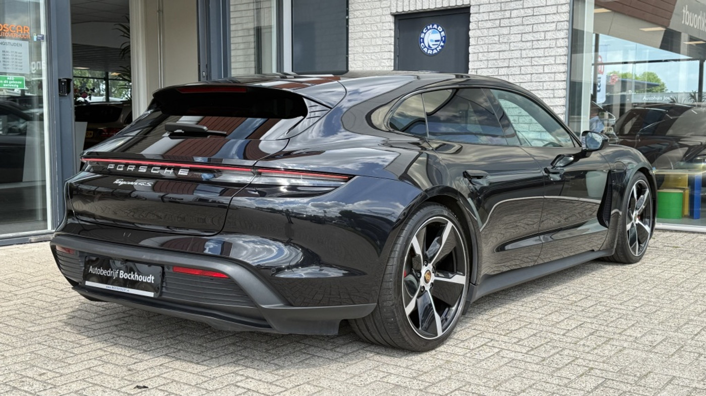 Foto van Porsche Taycan 4s