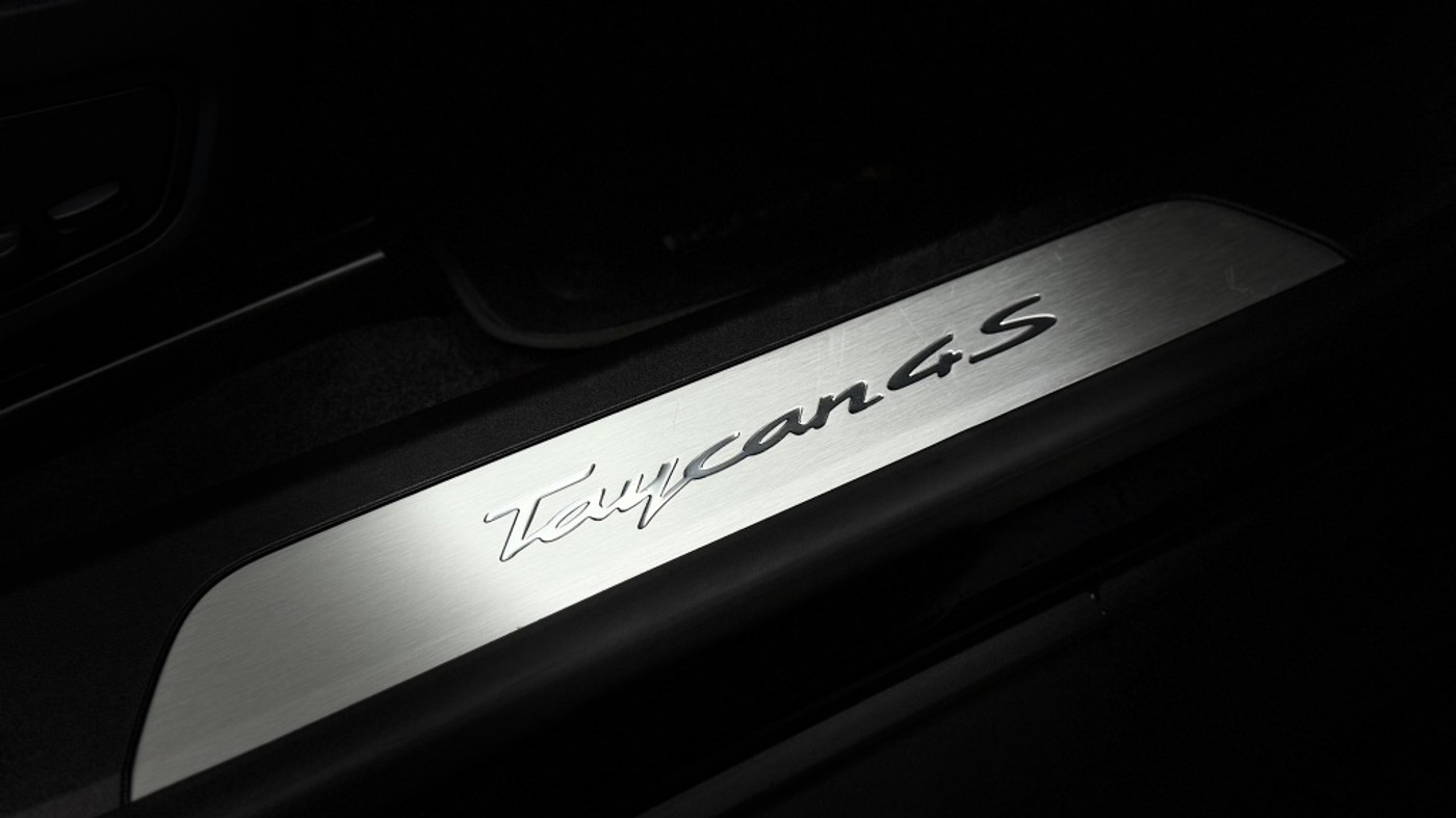 Foto van Porsche Taycan 4s