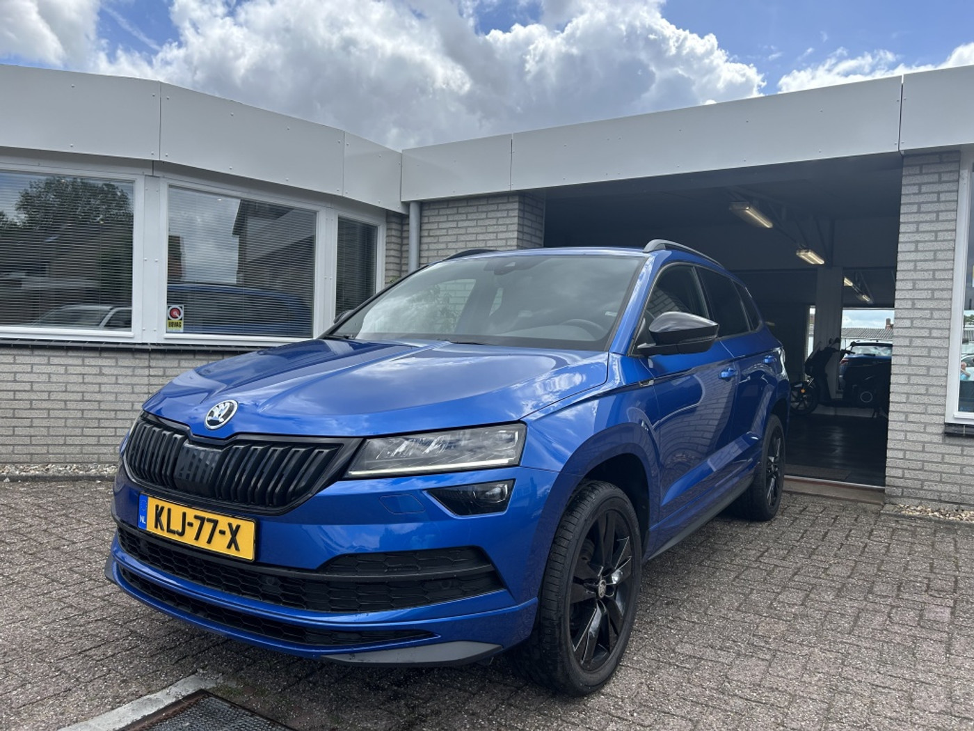 Skoda Karoq 1.5 TSI 150pk Sportline AUTOMAAT 2020 - voorkant