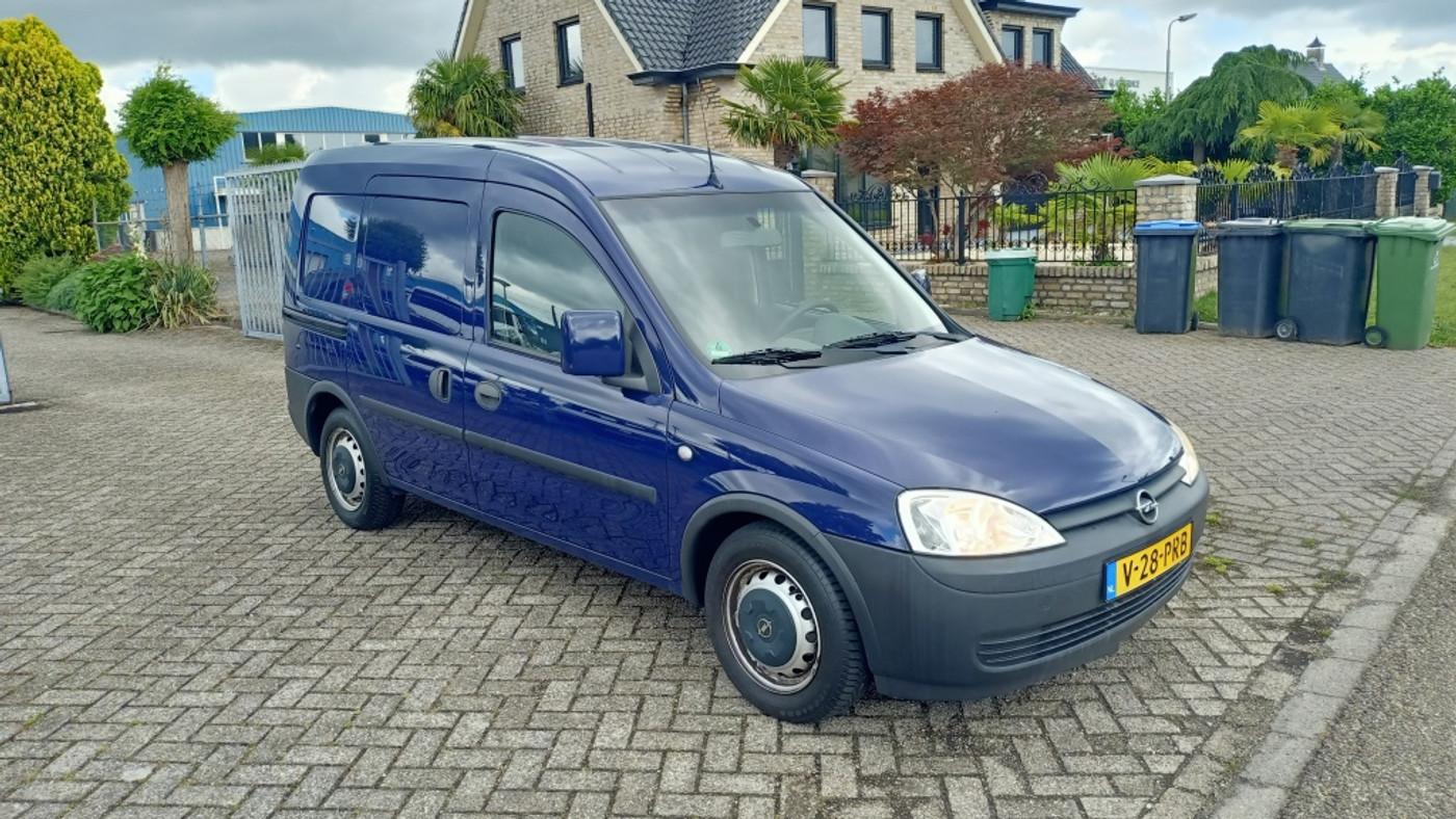 Opel Combo Onbekend 2011 - voorkant