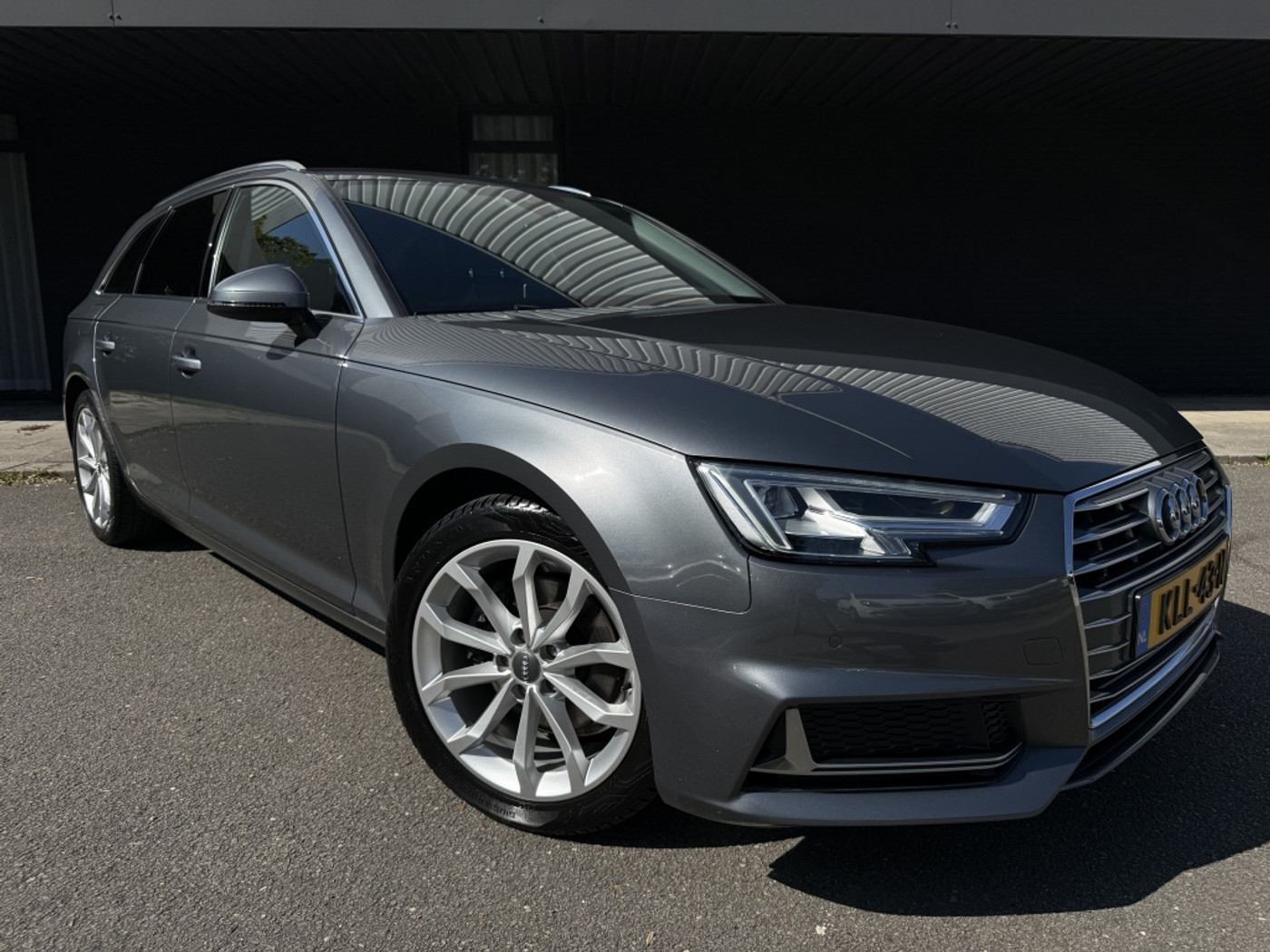 Audi A4 Avant 35 TFSI Design Pro line - Leer - Trekhaak - 2019 - voorkant