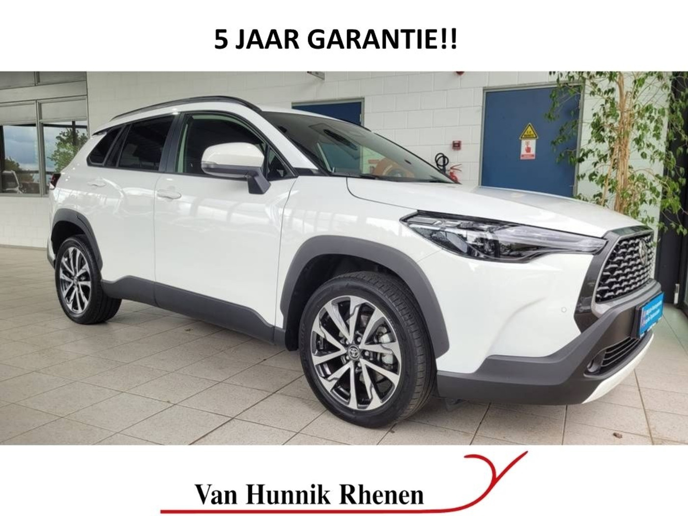 Toyota Toyota Corolla 1.8 Style | Parkeersens V+A | Stoel en stuur verw | Dodehoek | 2025 - voorkant