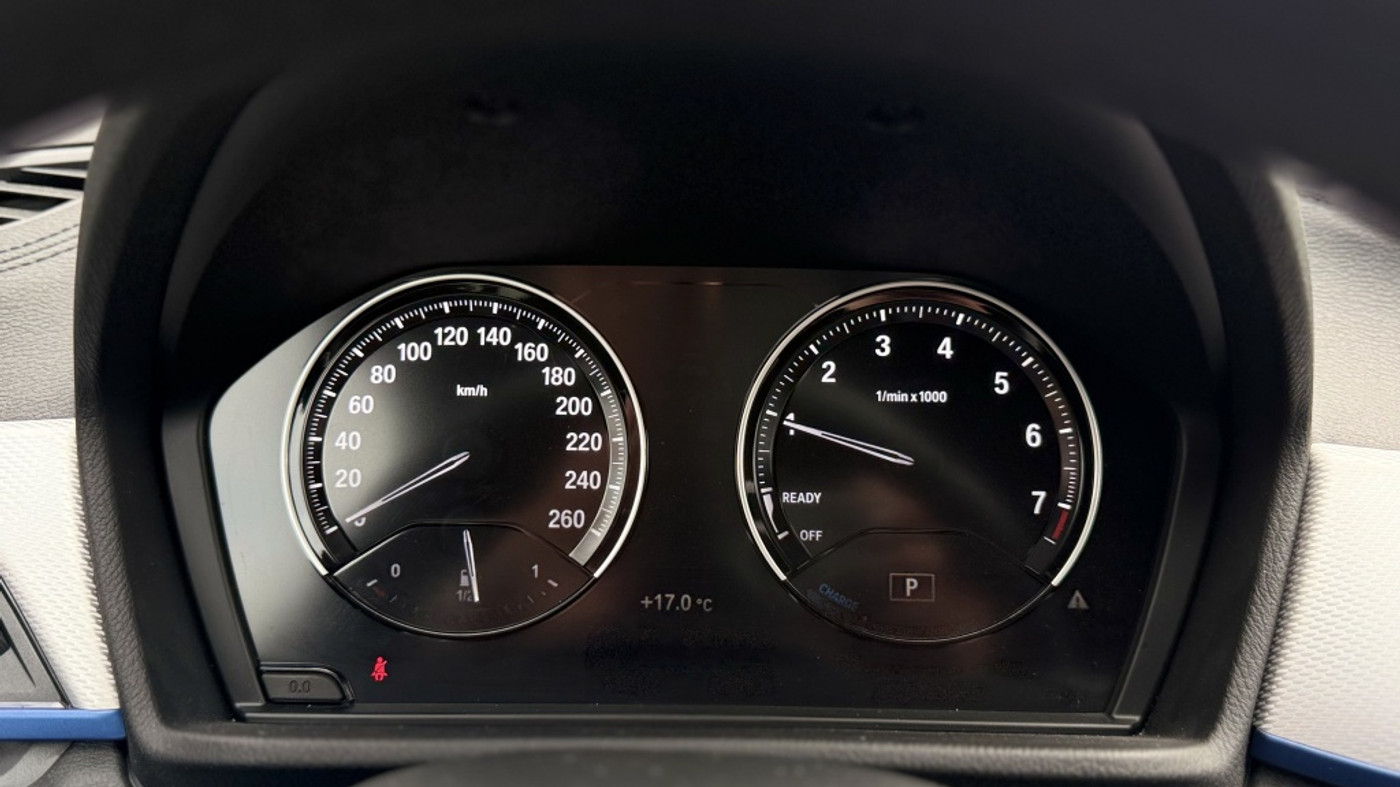 Foto van BMW X1 Xdrive25e