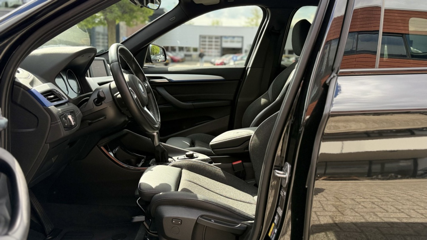 Foto van BMW X1 Xdrive25e