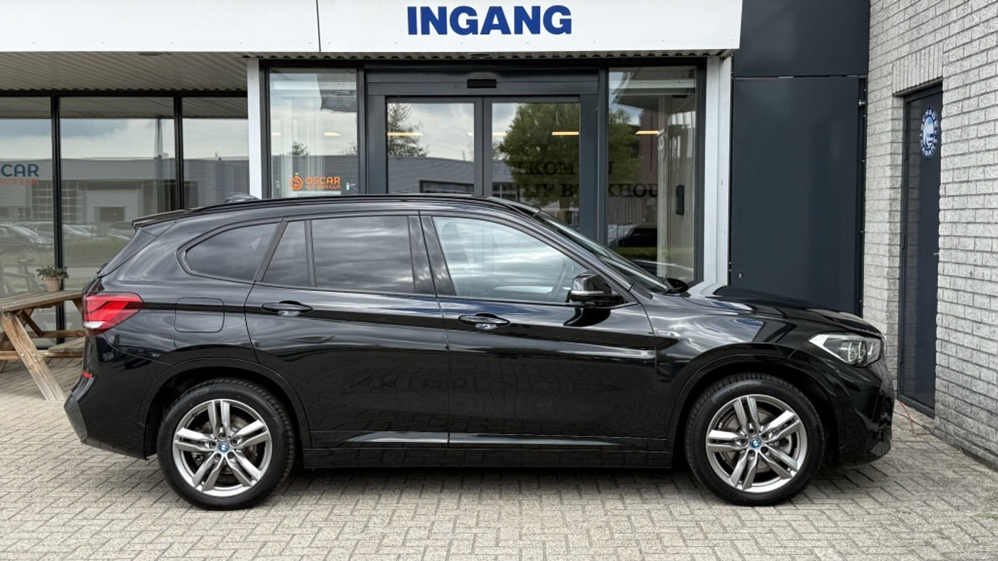Foto van BMW X1 Xdrive25e