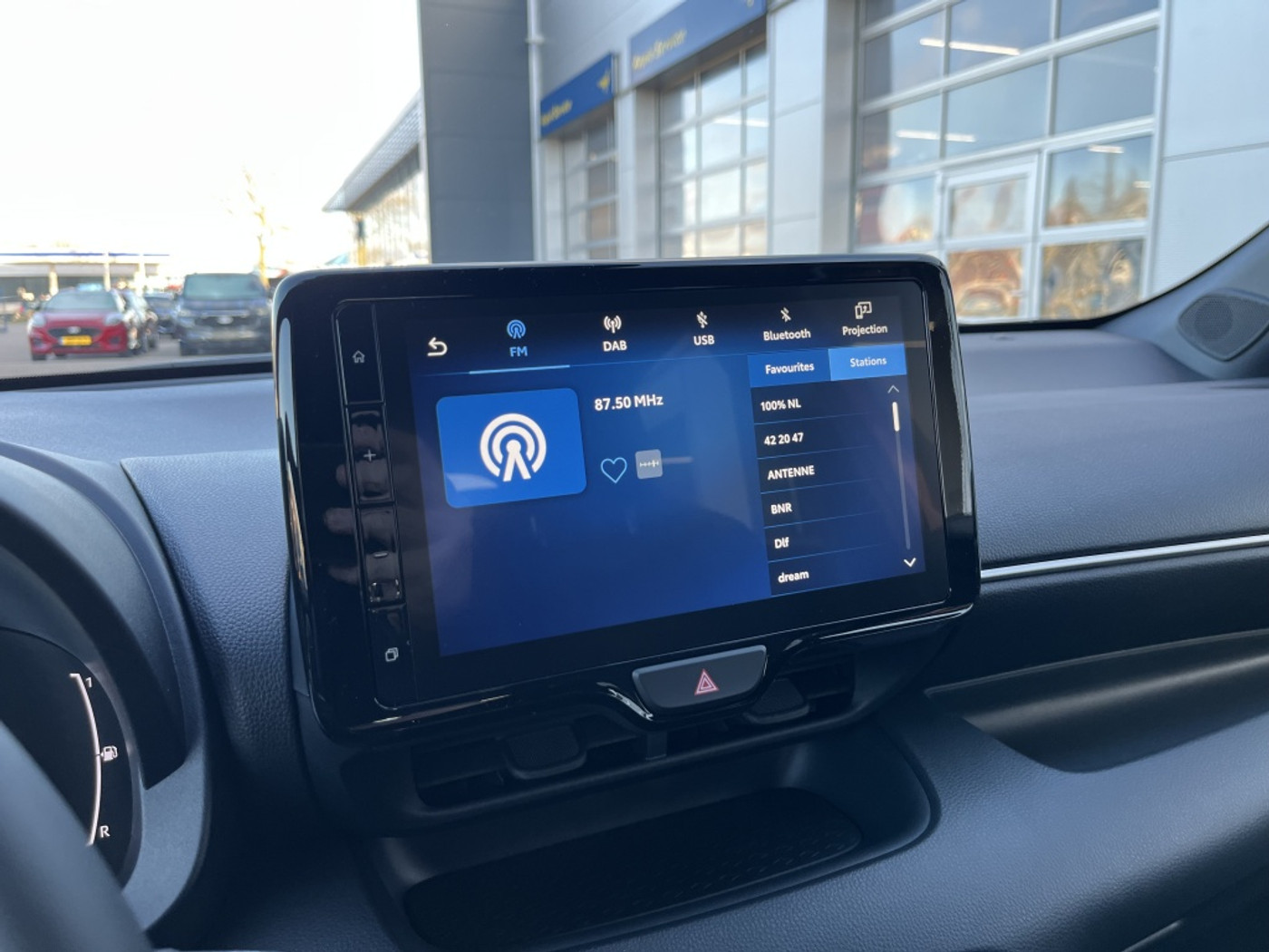 Foto van Mazda Mazda2 Hybrid