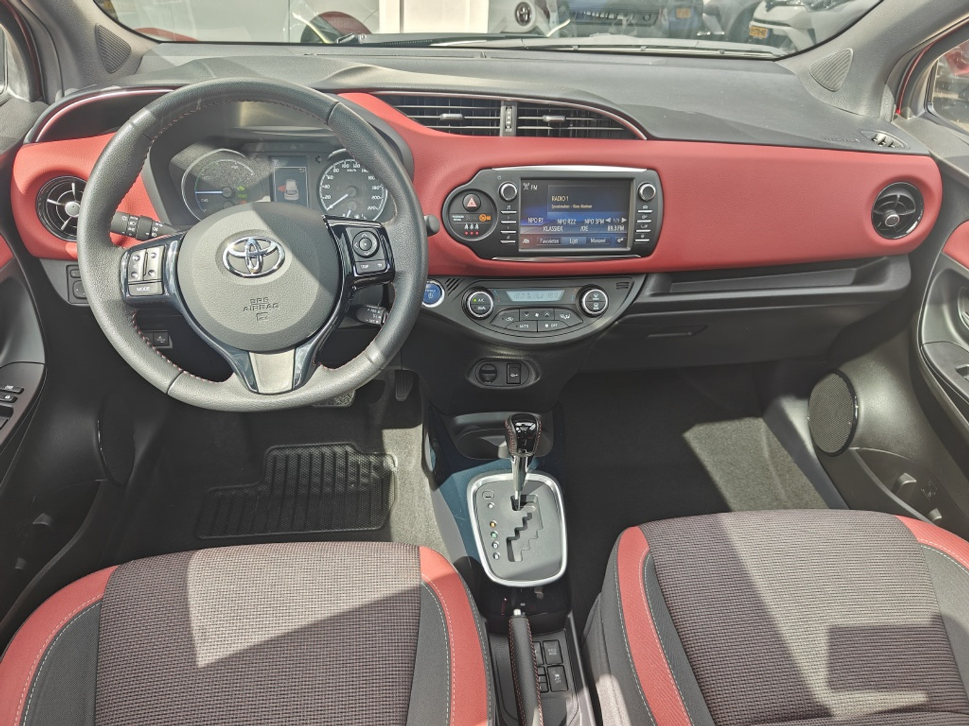 Foto van Toyota Toyota Yaris Hybrid