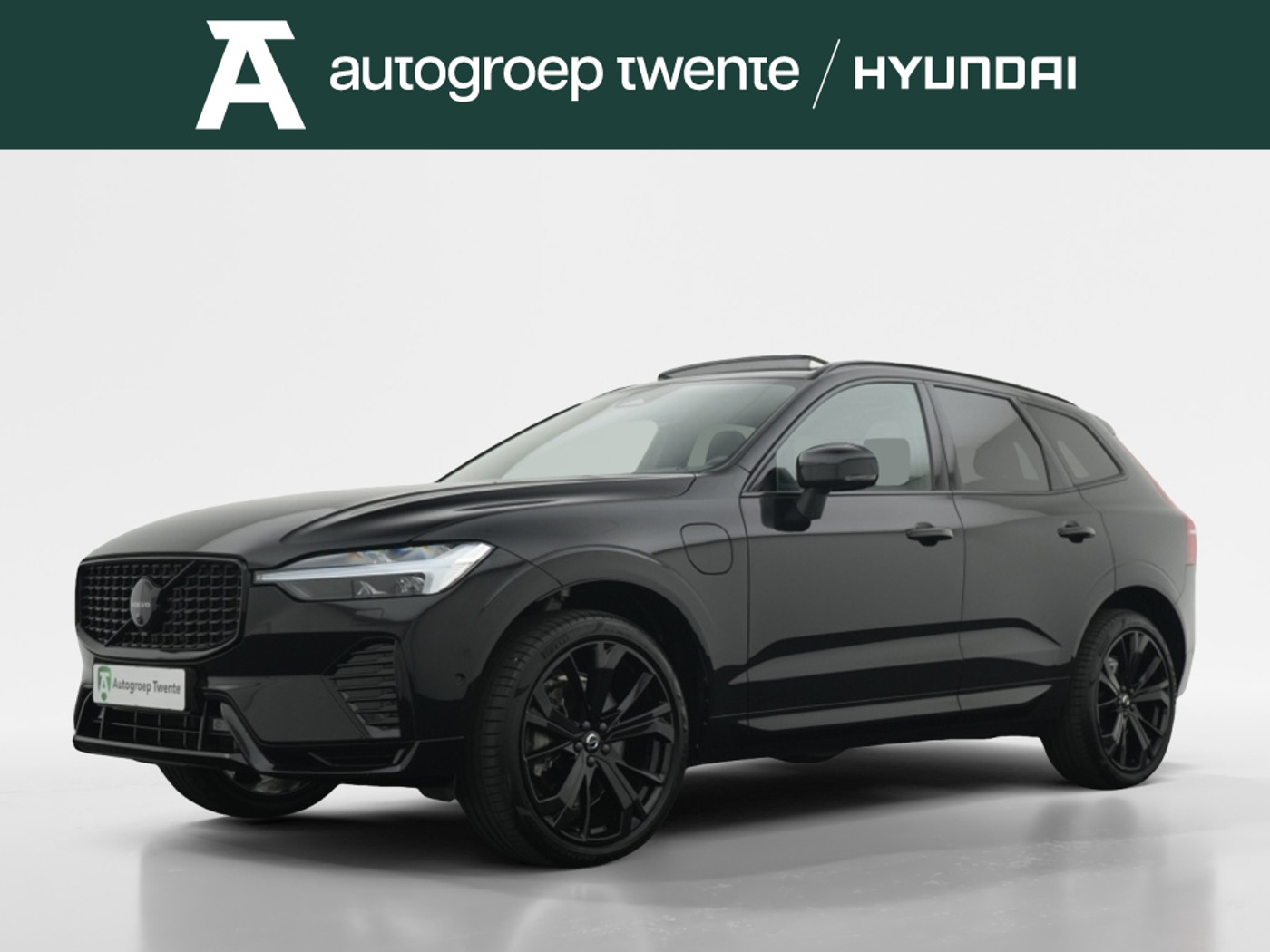 Volvo Xc60 2.0 T6 AWD + Black Edition 350PK | Pano | Camera | Trekhaak 2025 - voorkant