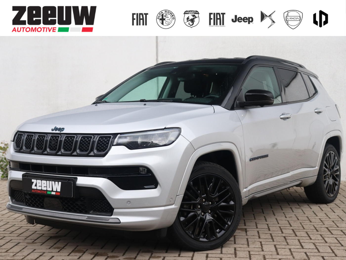 Jeep Compass 4xe 240 PK Hybrid S | Leder | Navi | Winter | Camera | 19" 2022 - voorkant