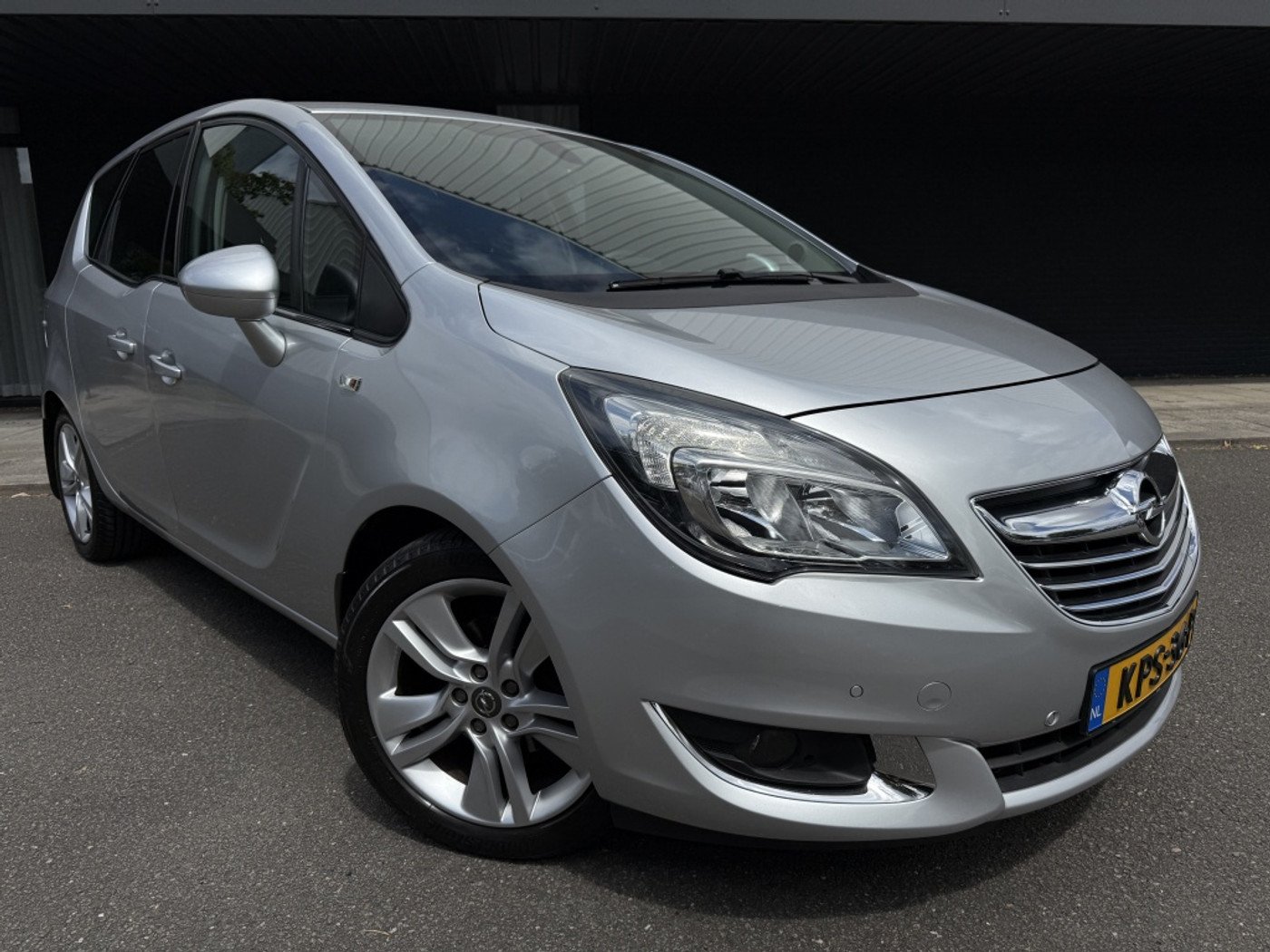 Opel Meriva 1.4 Turbo - Cosmo uitvoering - 2015 - voorkant