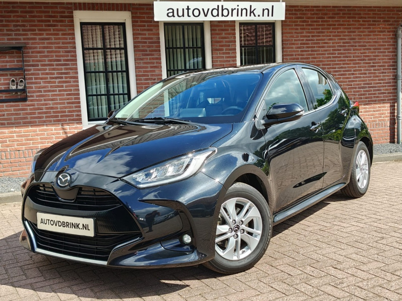 Mazda Mazda2 Hybrid 1.5 Agile, STUUR/STOELVERWARMING / LED / CARPLAY 2023 - voorkant