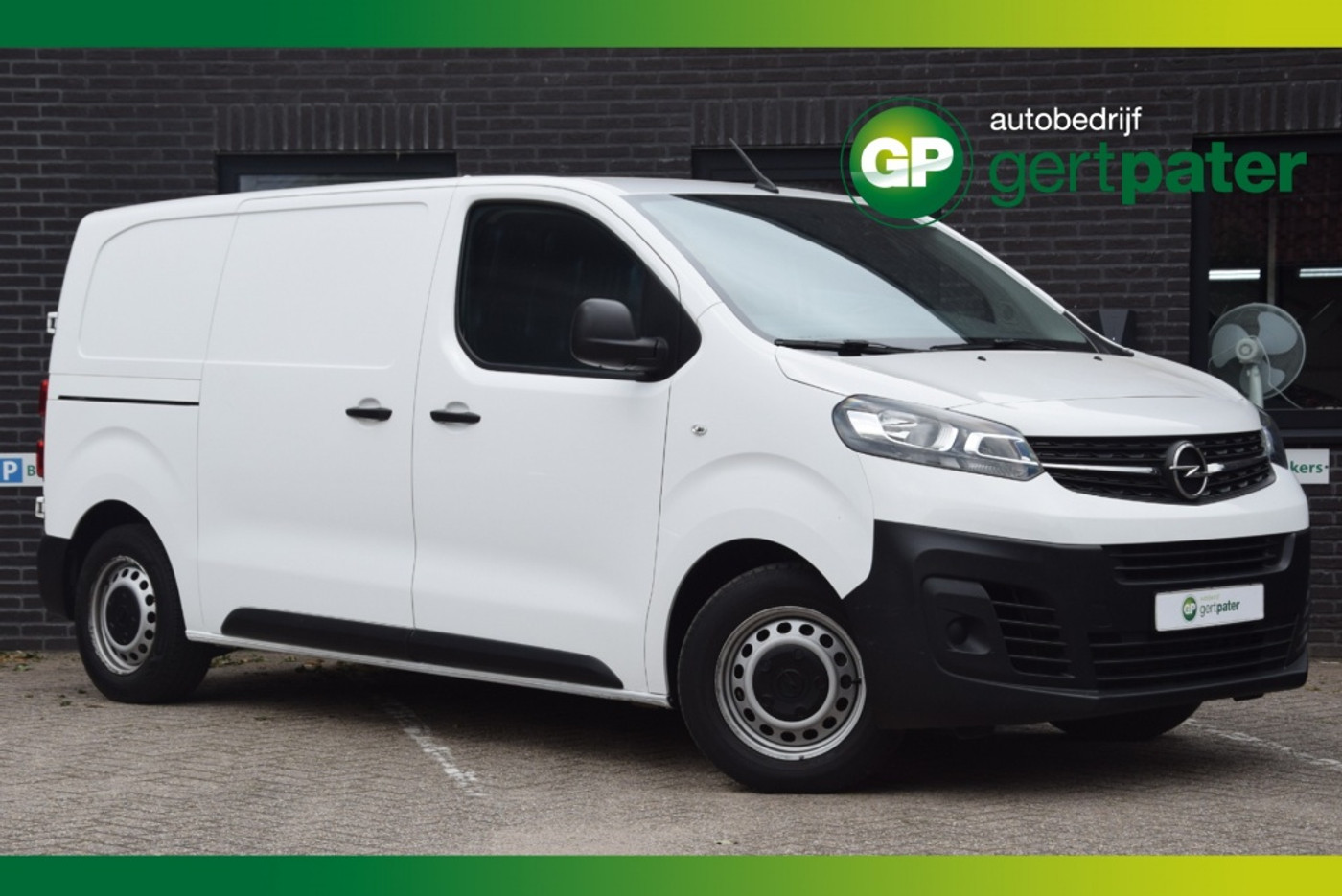 Opel Vivaro 1.5CDTI L2H1 Selection Airco/Cruise/Bijrijdersbank 2022 - voorkant