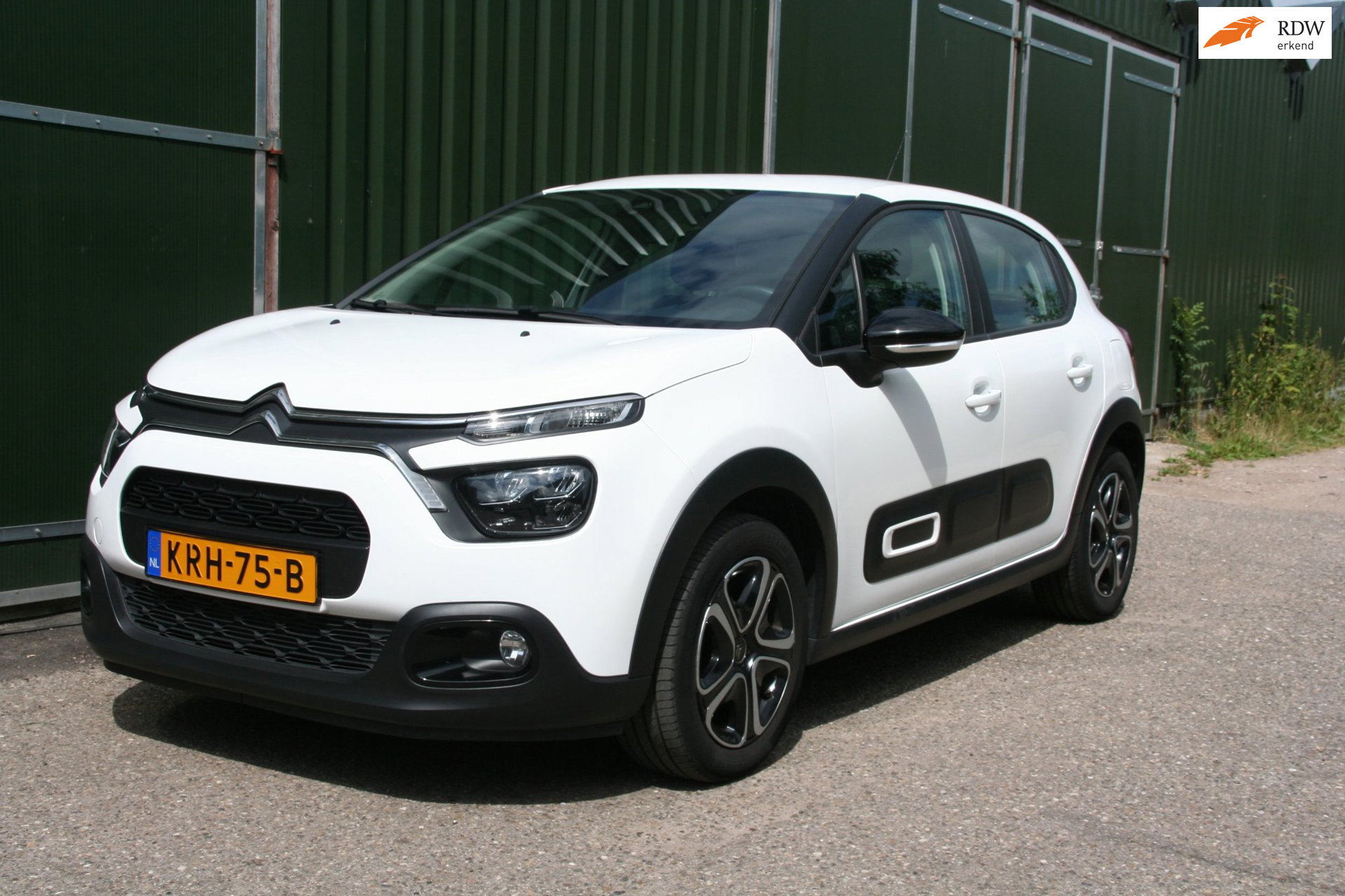 Citroen C3 1.2 PureTech Feel Edition, AIRCO, NAVIGATIE 2 PERSOONS 2023 - voorkant
