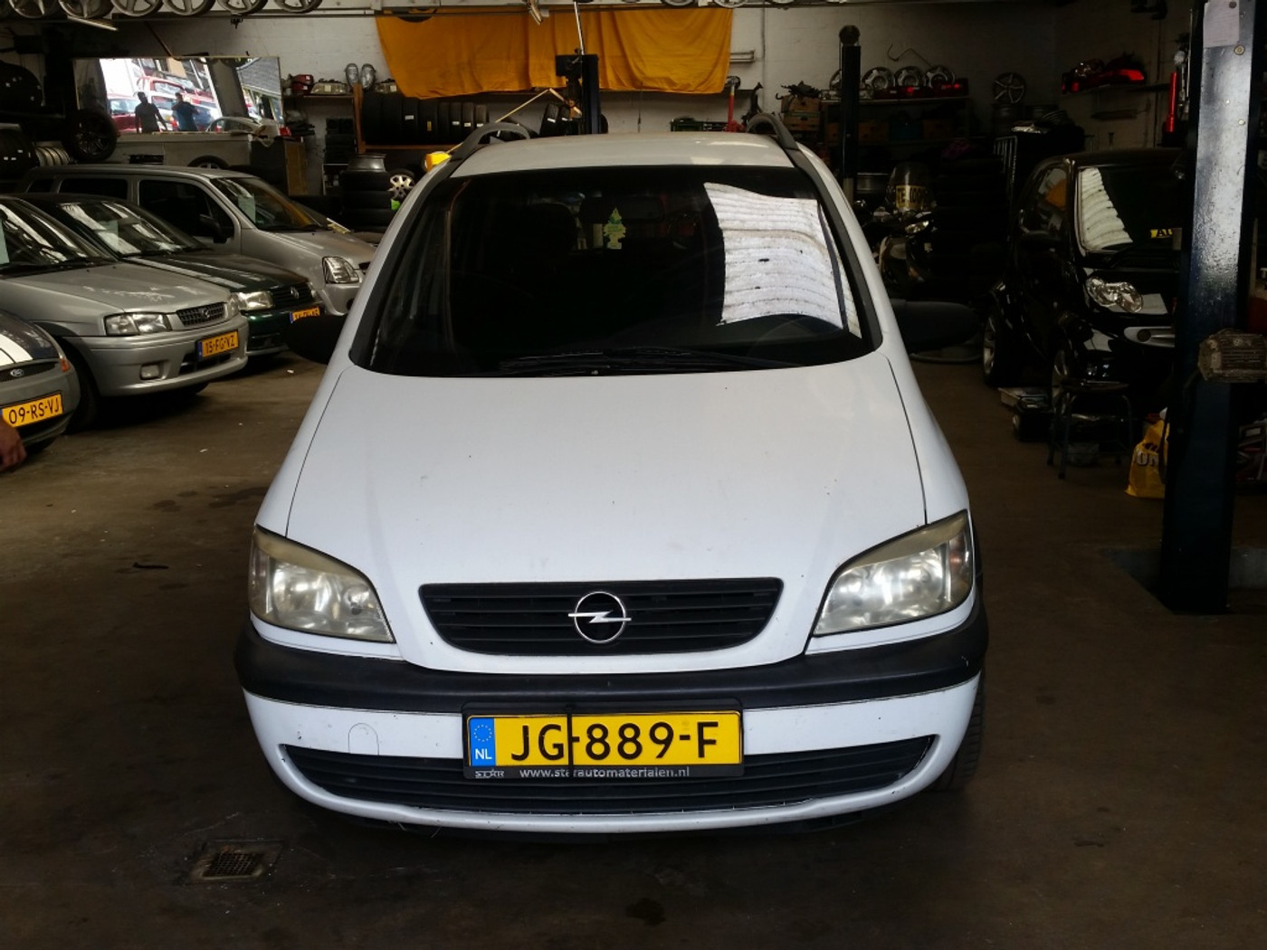 Opel Zafira 2.0 DTH Comfort 2002 - voorkant