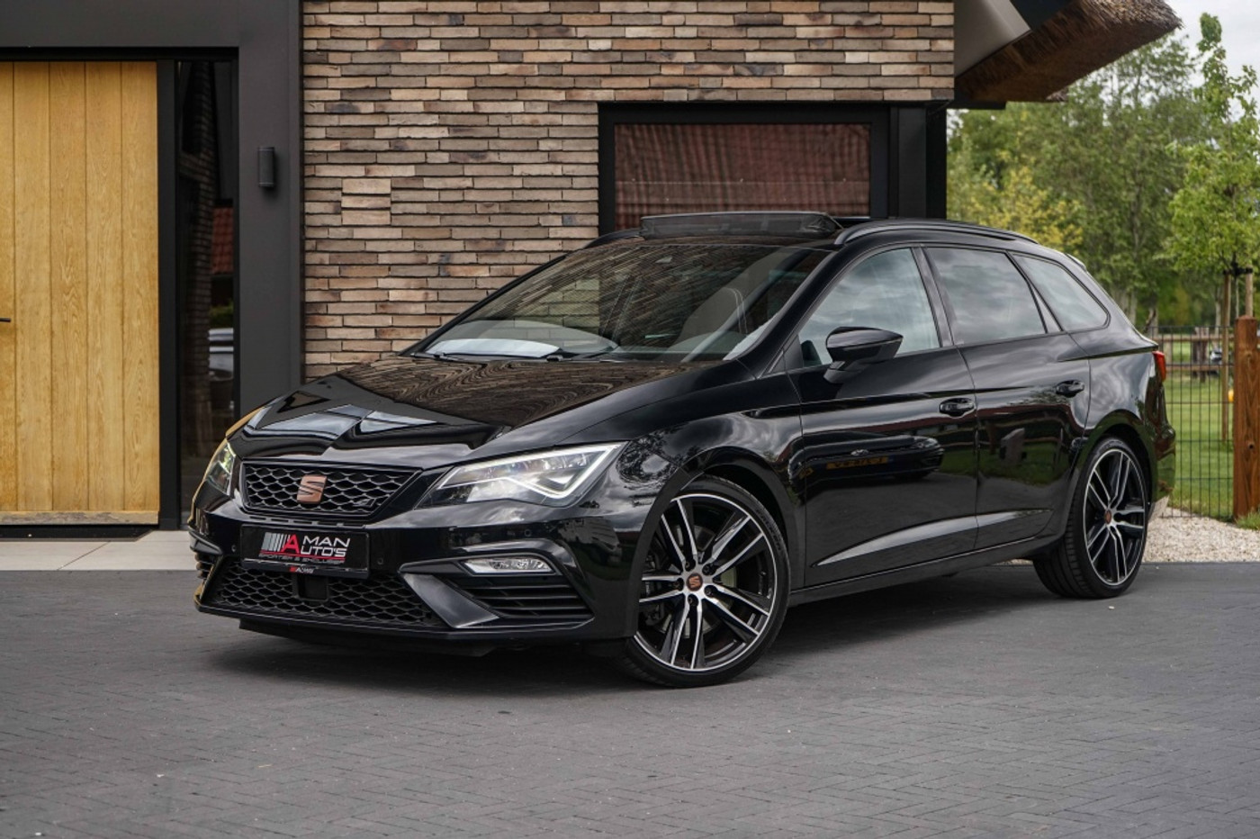 Seat Leon ST Cupra 300 4Drive Pano/Schaalst/Beats/Virtual/ACC/DCC 2019 - voorkant