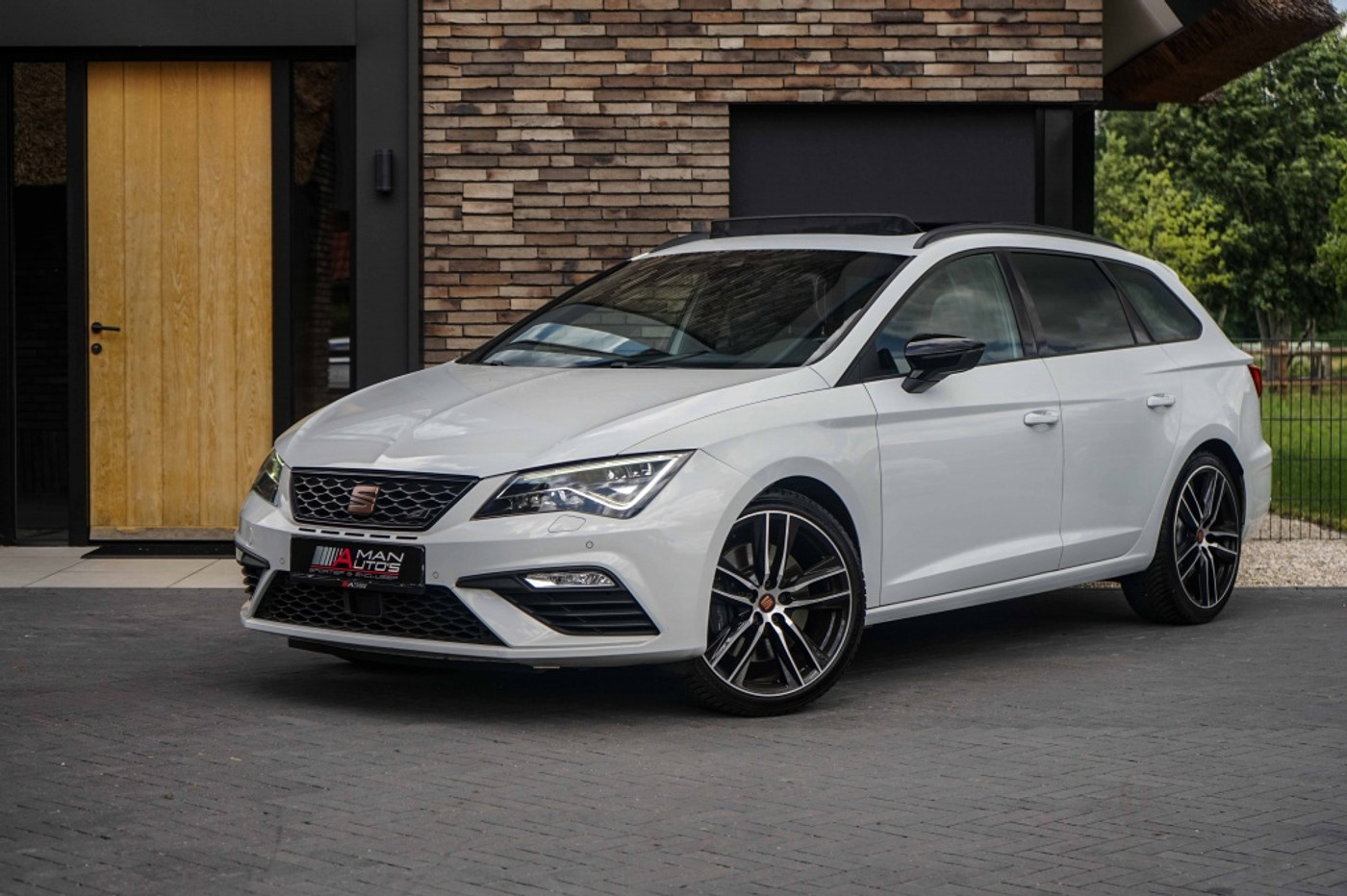 Seat Leon ST Cupra 300 4Drive Pano/DCC/ACC/Virtual/Beats 2019 - voorkant
