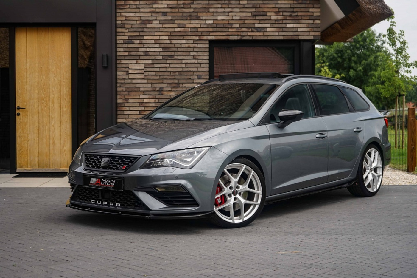 Seat Leon ST Cupra 300 Facelift 2017 - voorkant