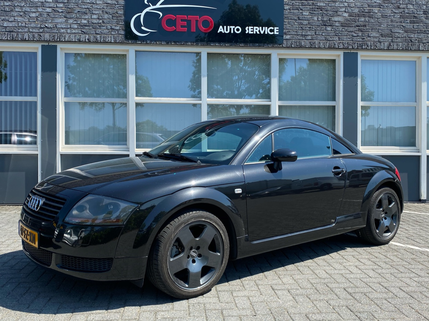 Audi TT Quattro 1.8 5v TURBO 224 pk TTS youngtimer 2000 - voorkant