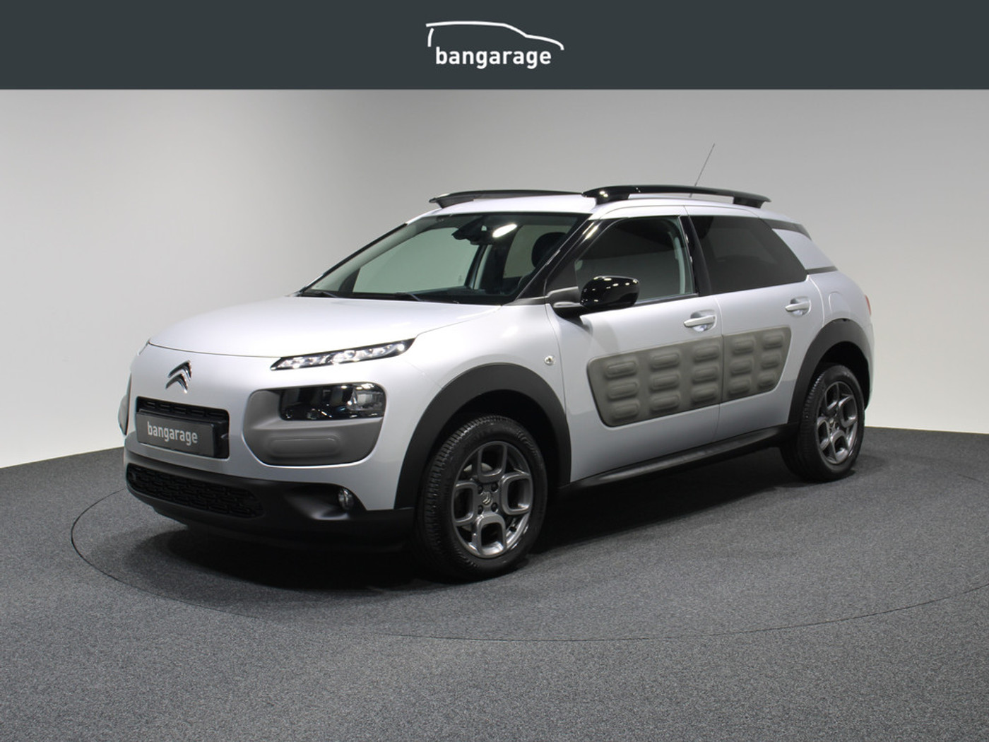 Citroen C4 Cactus 1.2 PureTech Shine 2017 - voorkant