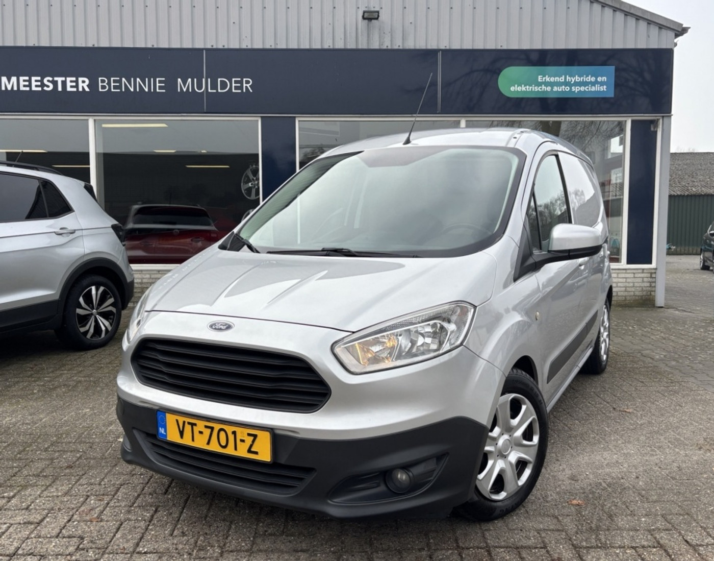 Ford Transit Courier 1.5 TDCI MARGE / AIRCO / TREKHAAK 2016 - voorkant