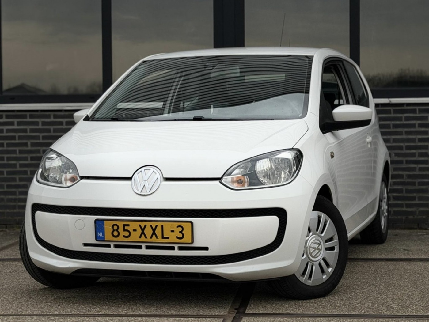 Volkswagen Up 1.0 move up! BlueM. |Airco |NAVI |Nieuwe APK 2012 - voorkant