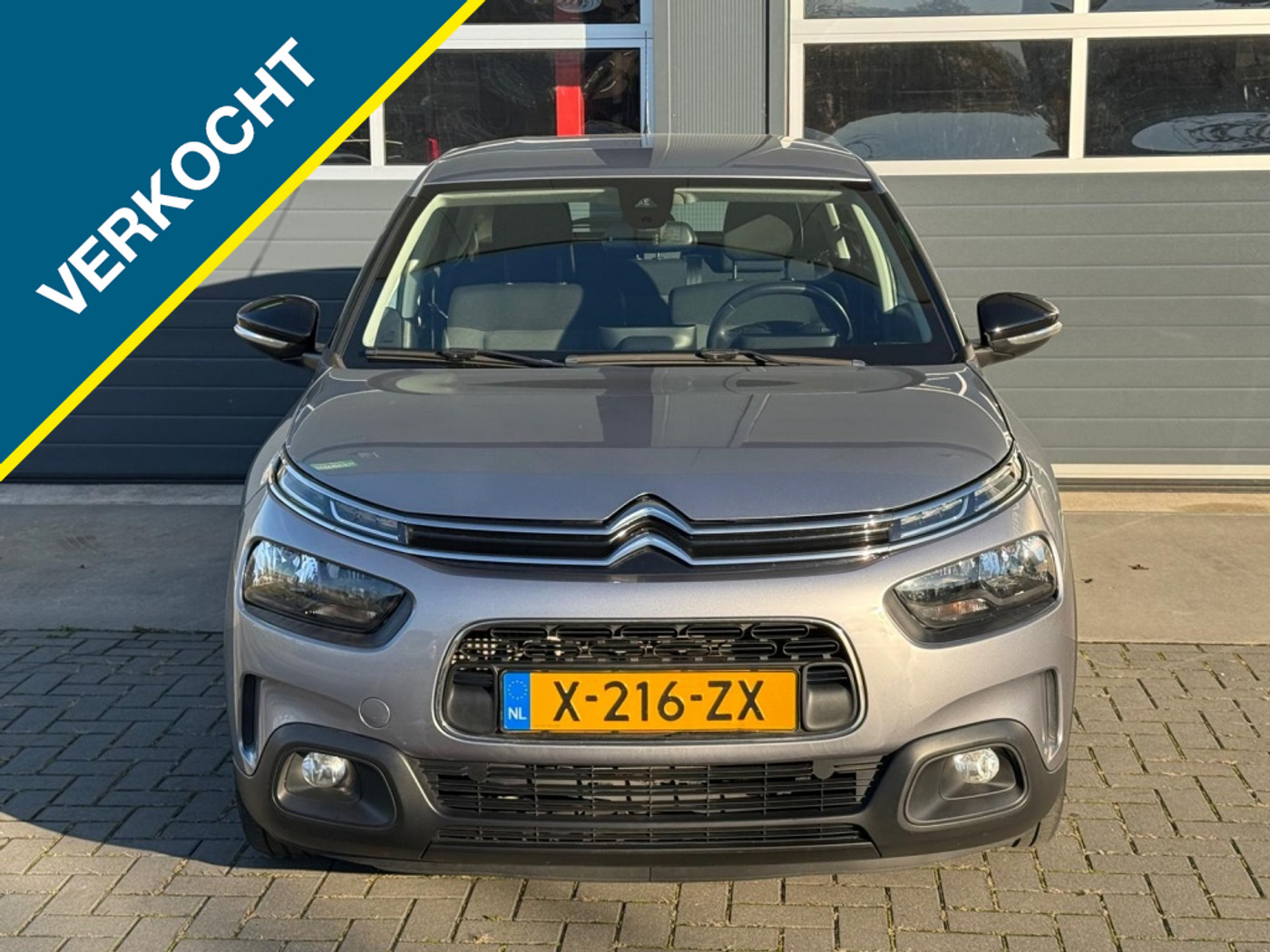 Citroen C4 Cactus 1.2 PureTech Shine + 2020 - voorkant