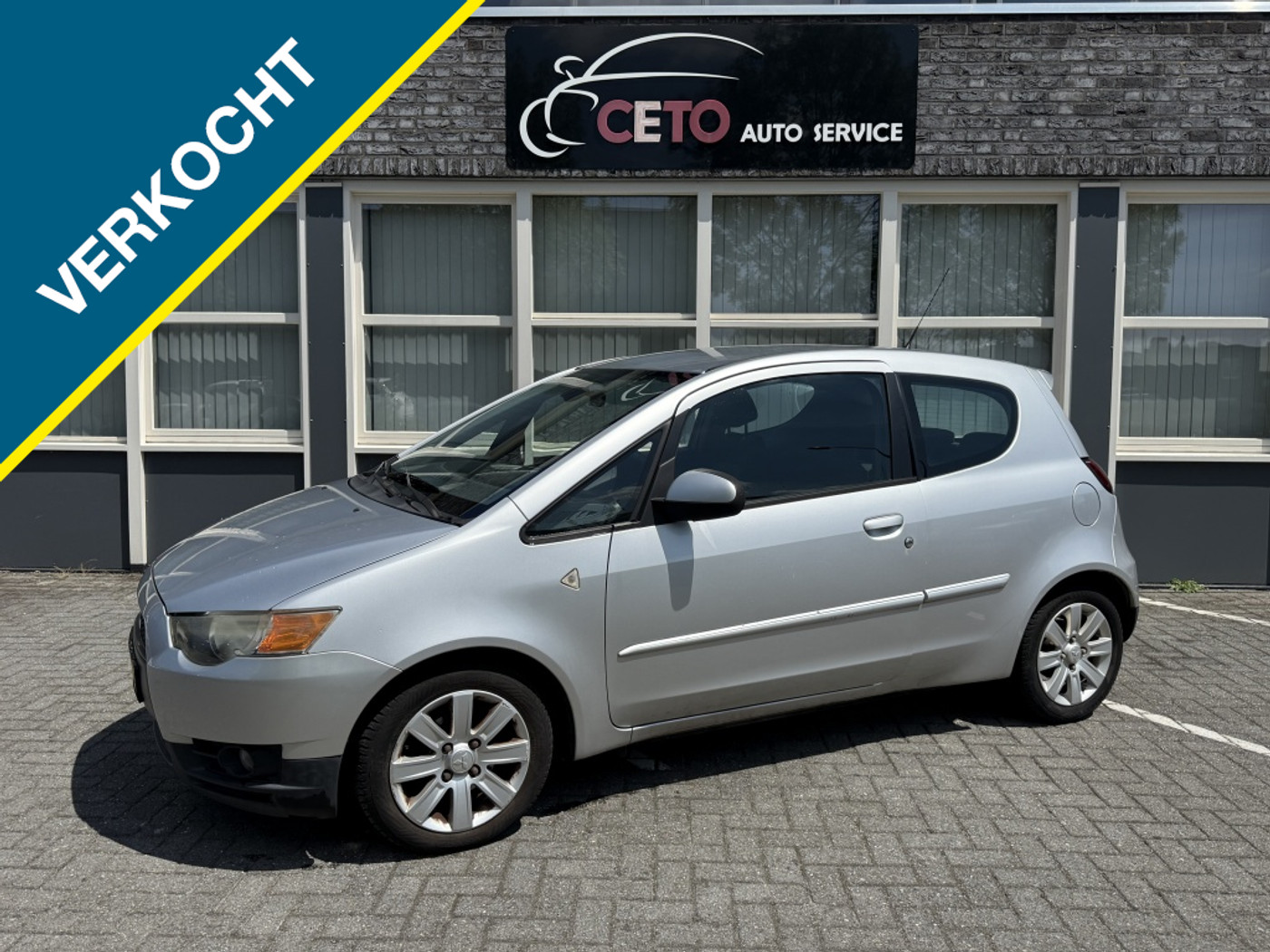 Mitsubishi Mitsubishi Colt 1.3 Intro Edition Airco Cruisecontrole 2009 - voorkant