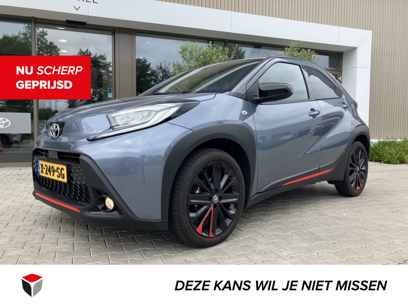 Toyota Toyota Aygo X 1.0 Automaat |Premium Undercover JUN TAKAHASHI | JBL 2024 - voorkant