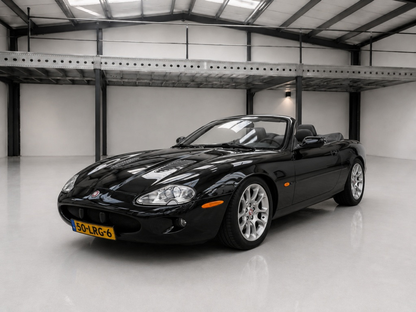 Jaguar Jaguar XKR 4.0 V8 Convertible 2000 - voorkant