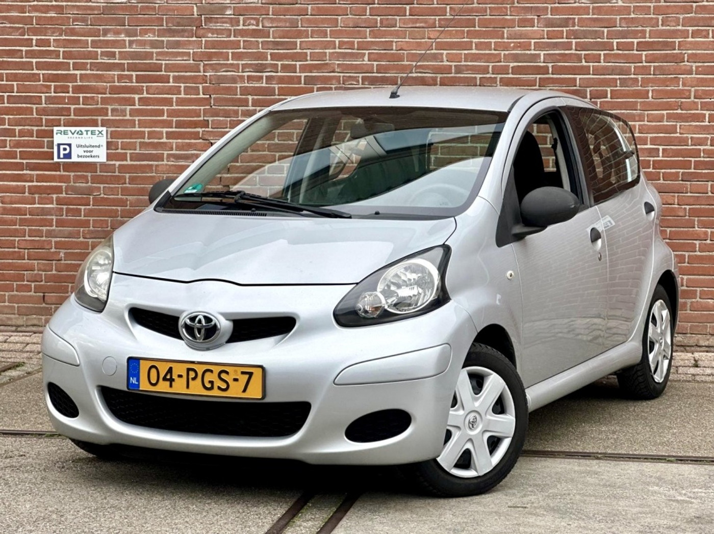 Toyota Toyota Aygo 1.0-12V Access |Airco |5Deurs |Nieuwe Apk 2011 - voorkant