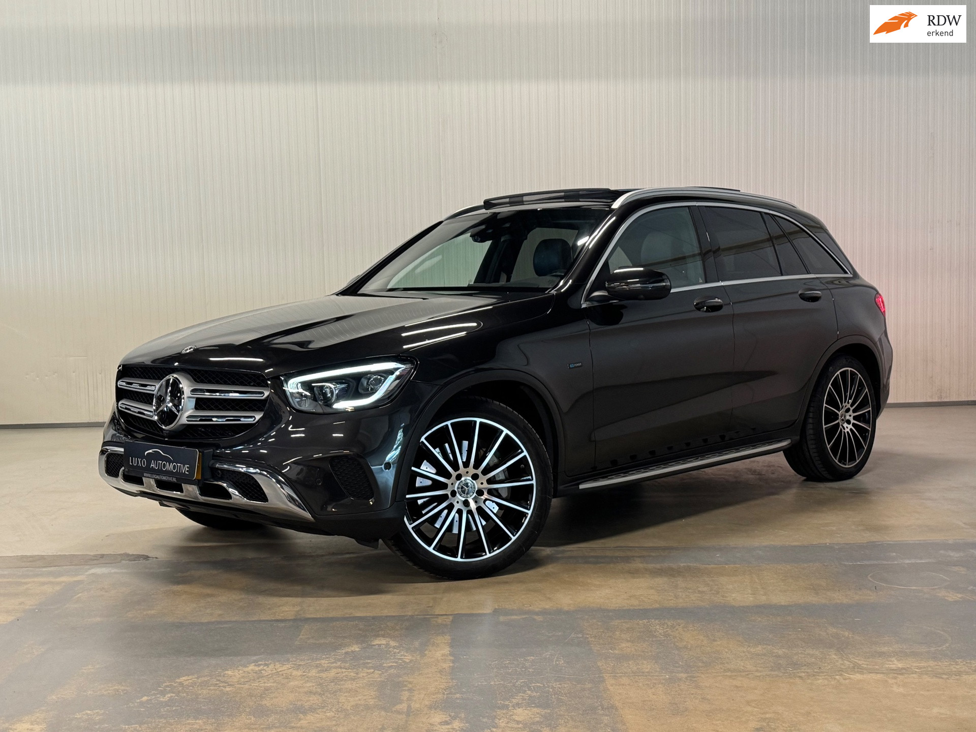 Mercedes-Benz GLC 300 E 4Matic 300e 4MATIC Premium Plus | AMG | PANO | 360 CAMERA | MEMORY | BURMESTER 2020 - voorkant