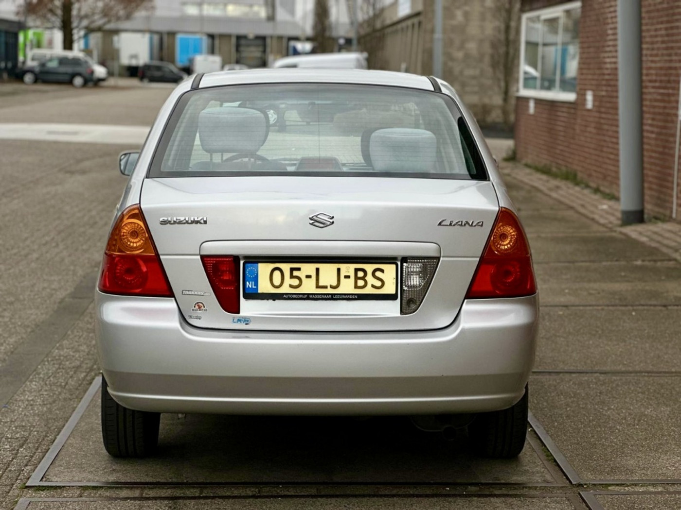 Foto van Suzuki Liana