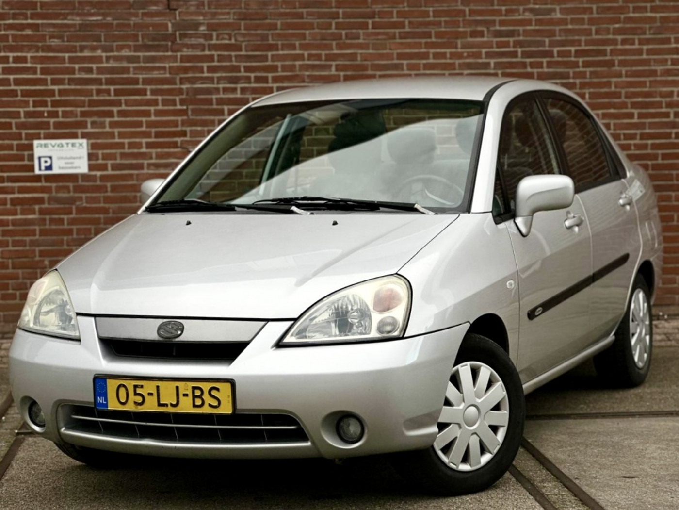 Suzuki Liana 1.6 GLX |Airco |Nieuwe APK |Stuurbkr |NAP 2003 - voorkant
