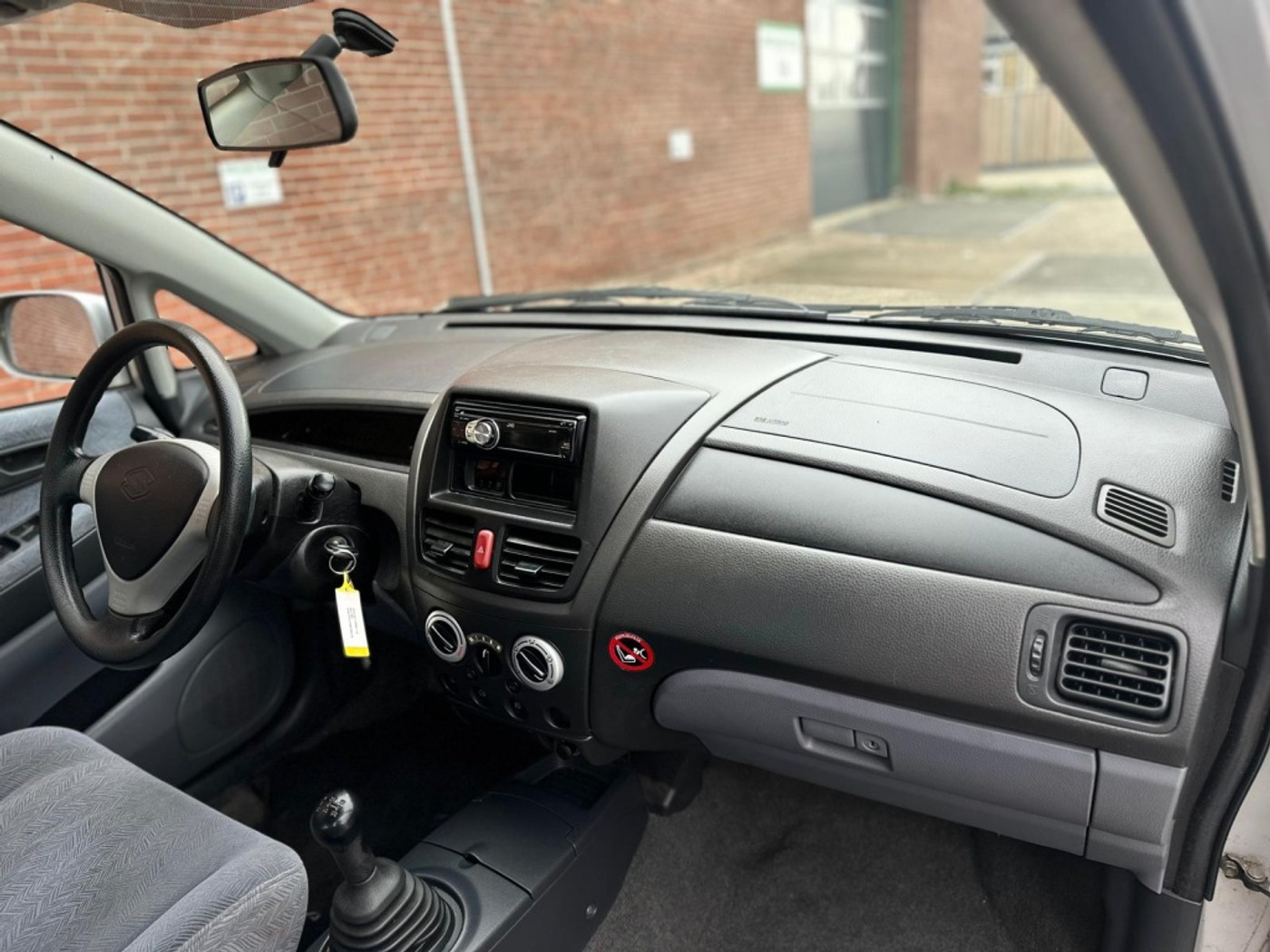 Foto van Suzuki Liana