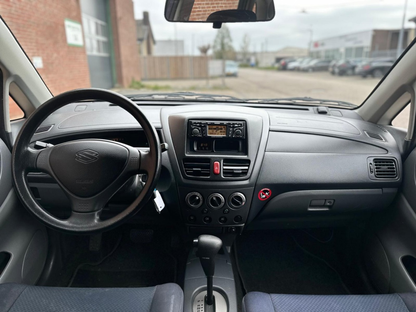 Foto van Suzuki Liana